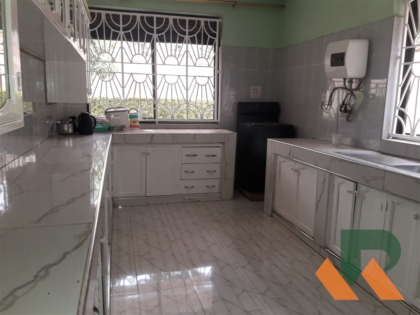 Maisonette for rent in Bugoloobi Kampala