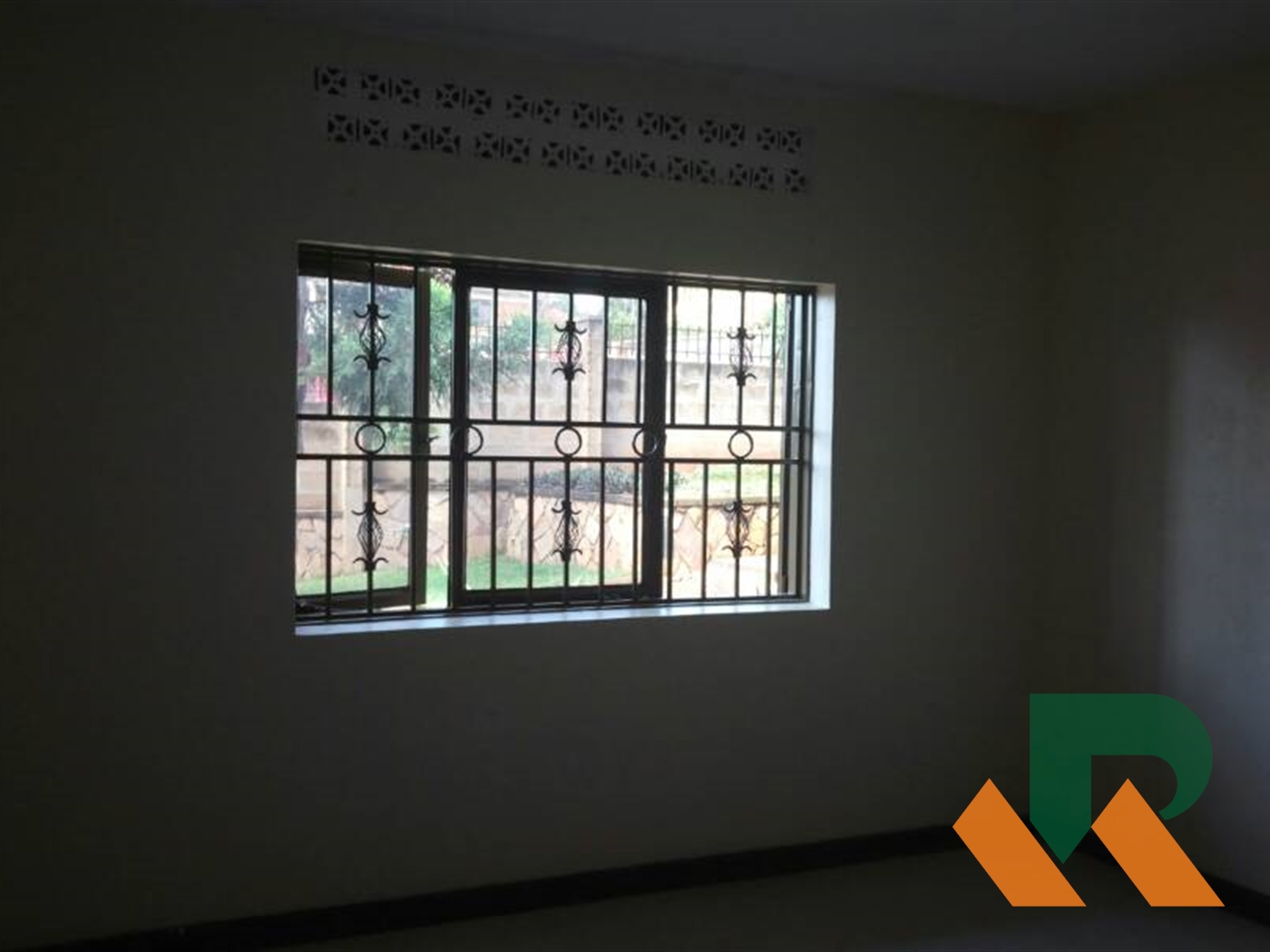 Semi Detached for rent in Kiwaatule Kampala