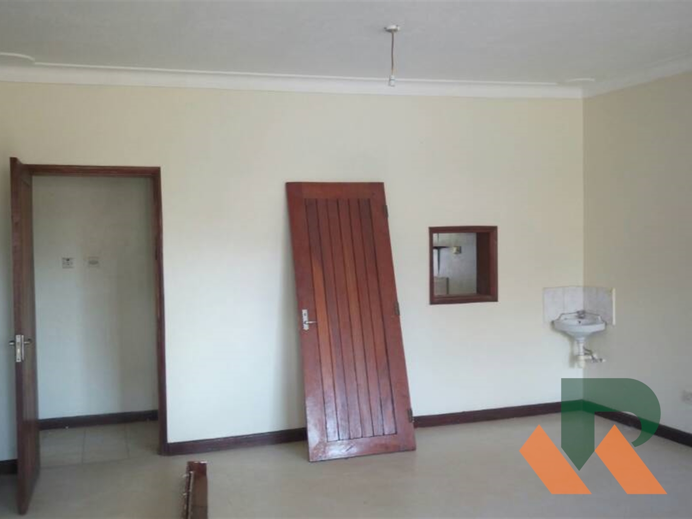 Semi Detached for rent in Kiwaatule Kampala