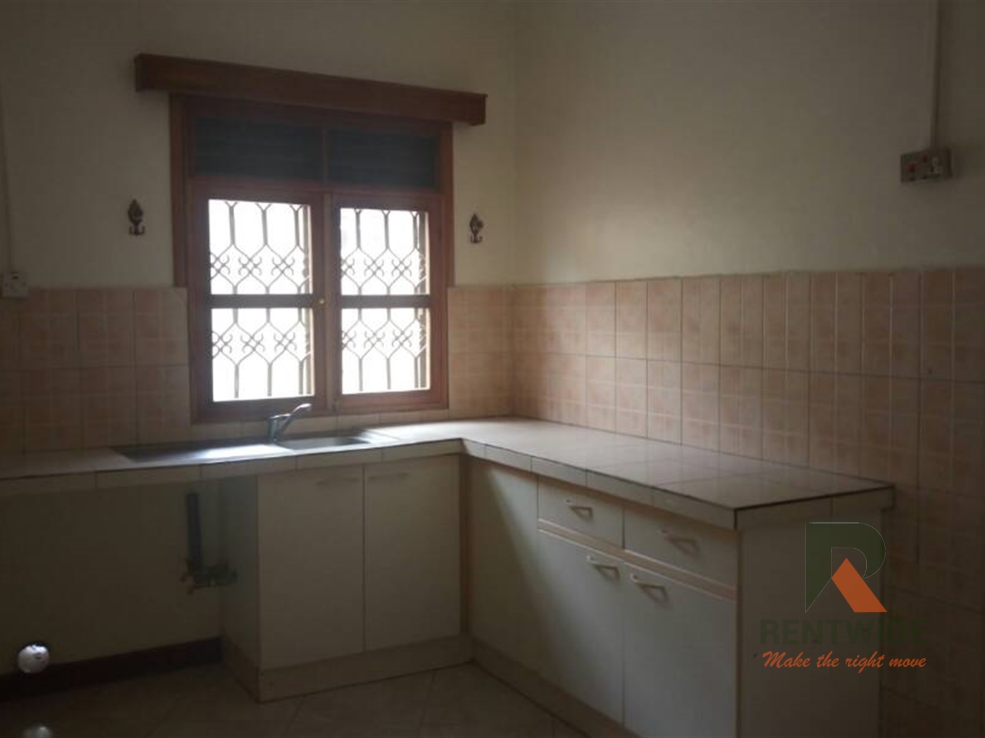 Bungalow for rent in Muyenga Kampala