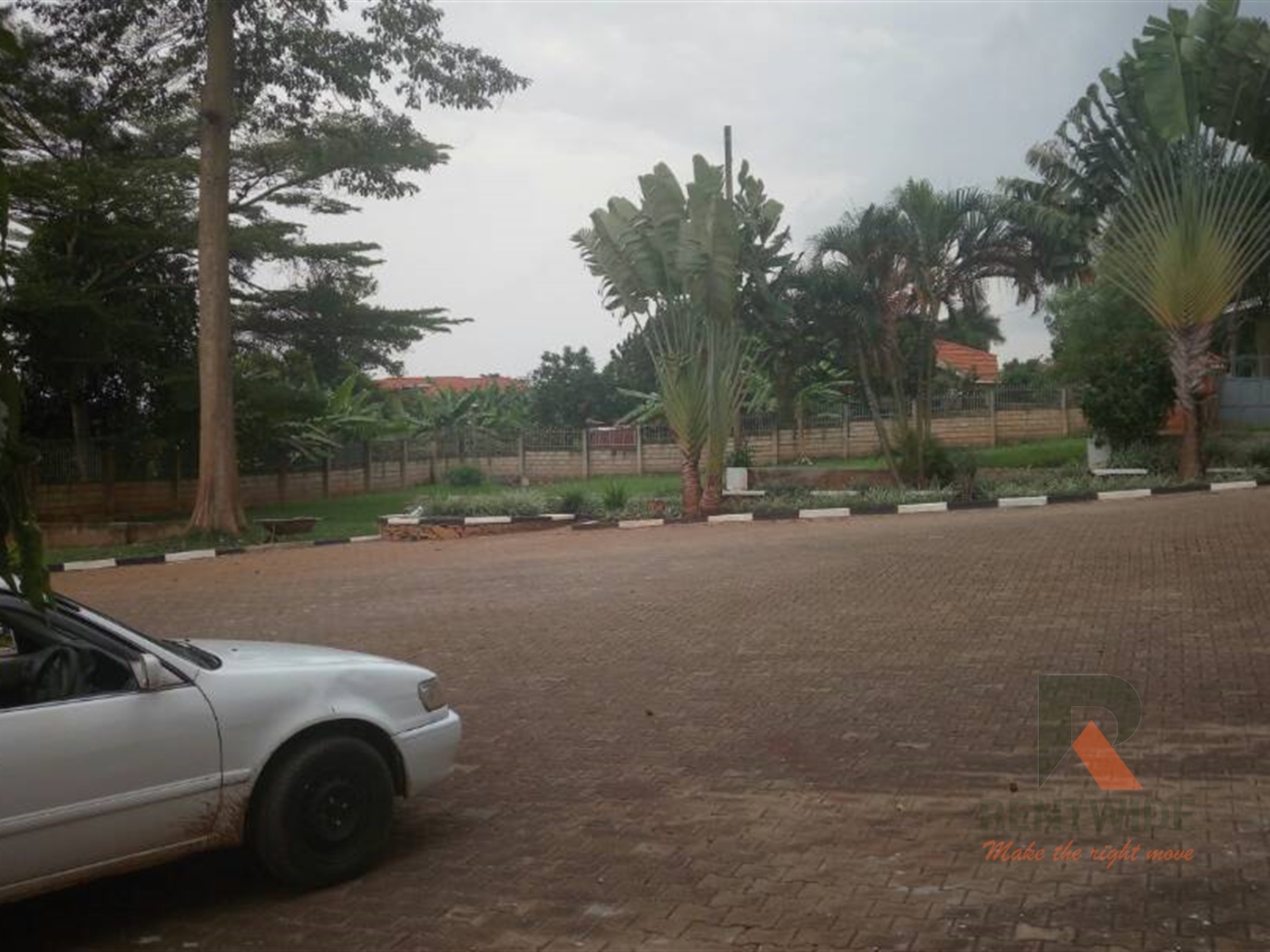 Duplex for rent in Muyenga Kampala