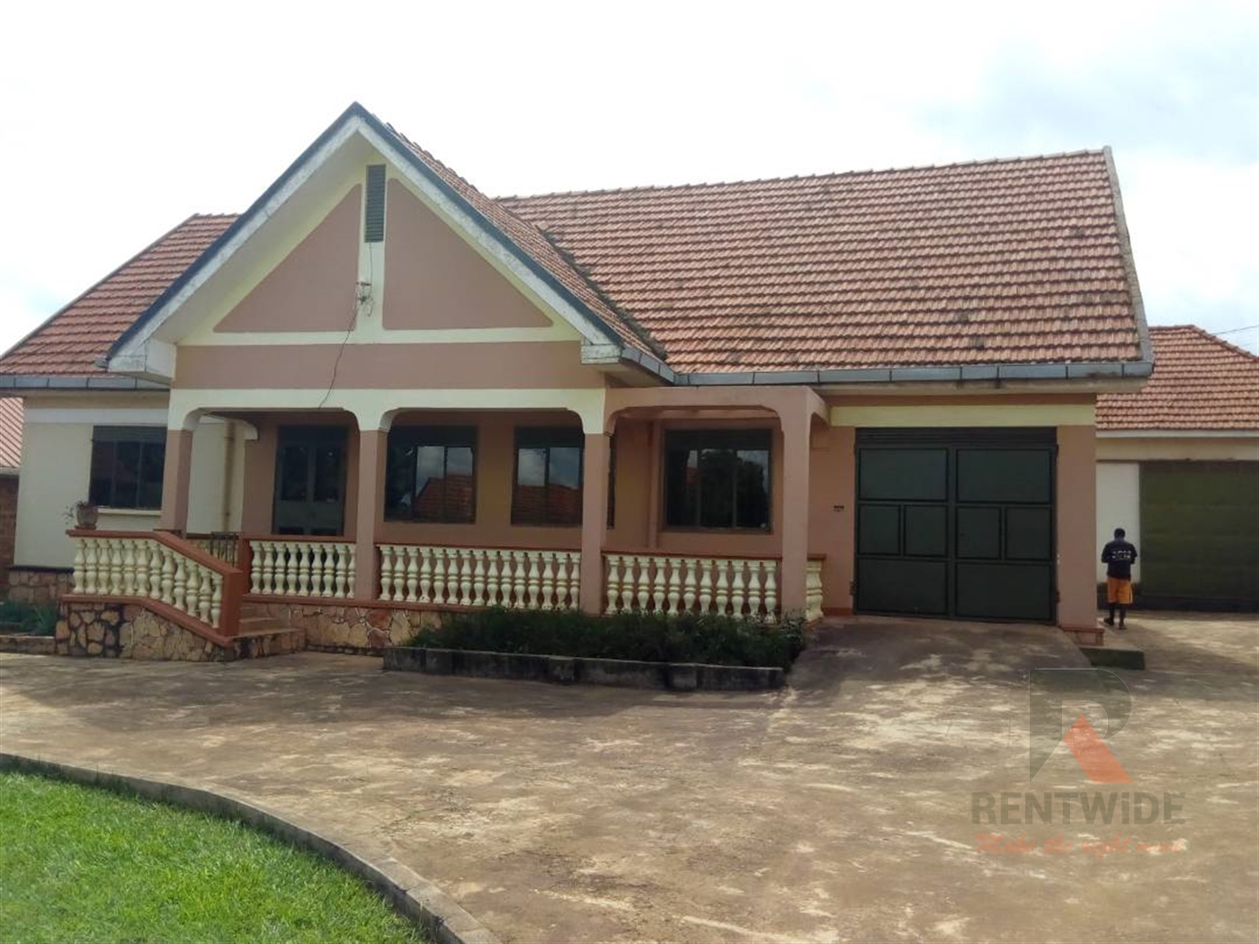 Bungalow for sale in Mutundwe Kampala