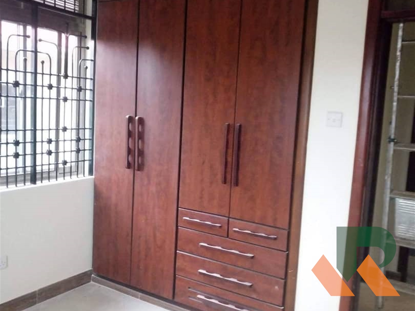 Town House for rent in Kisaasi Kampala