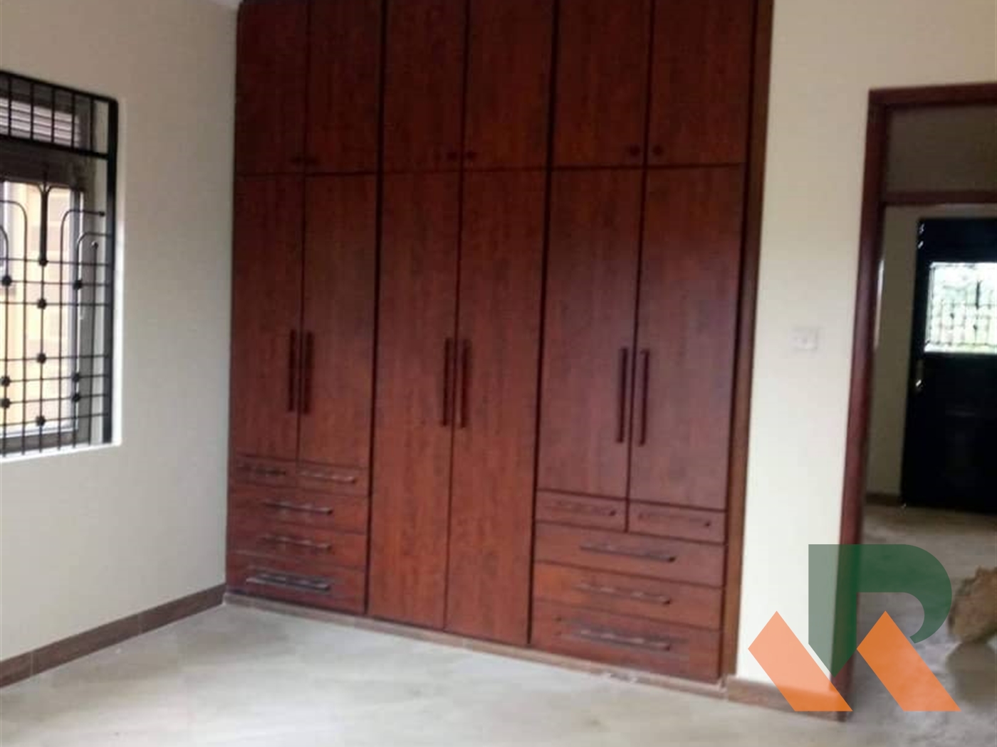 Town House for rent in Kisaasi Kampala