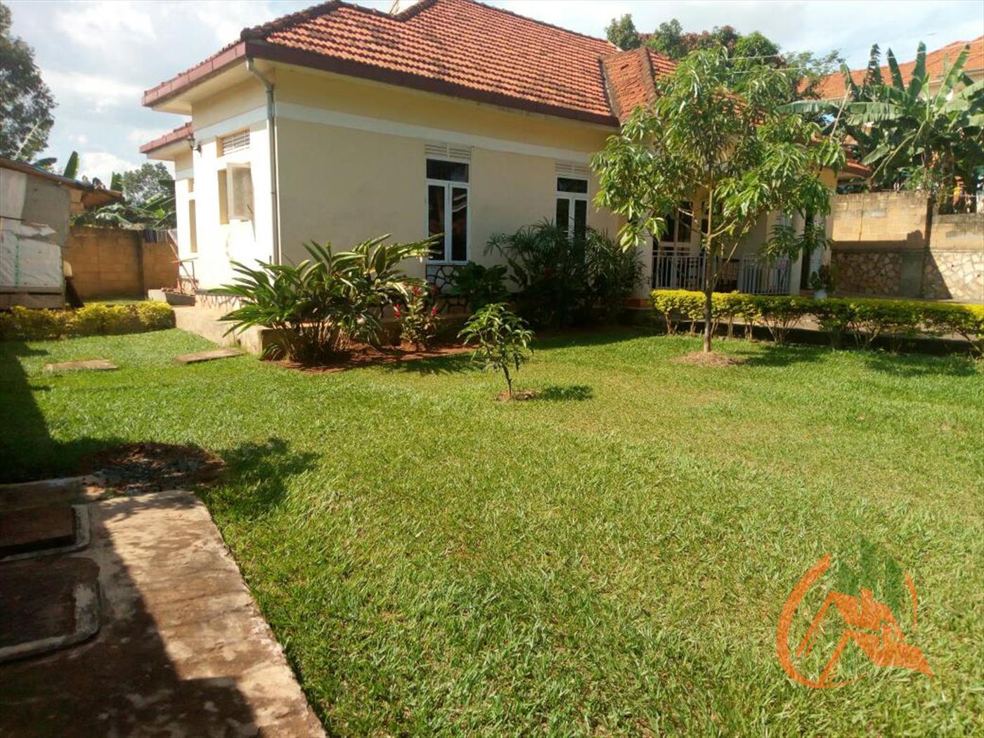 Bungalow for sale in Mengo Kampala