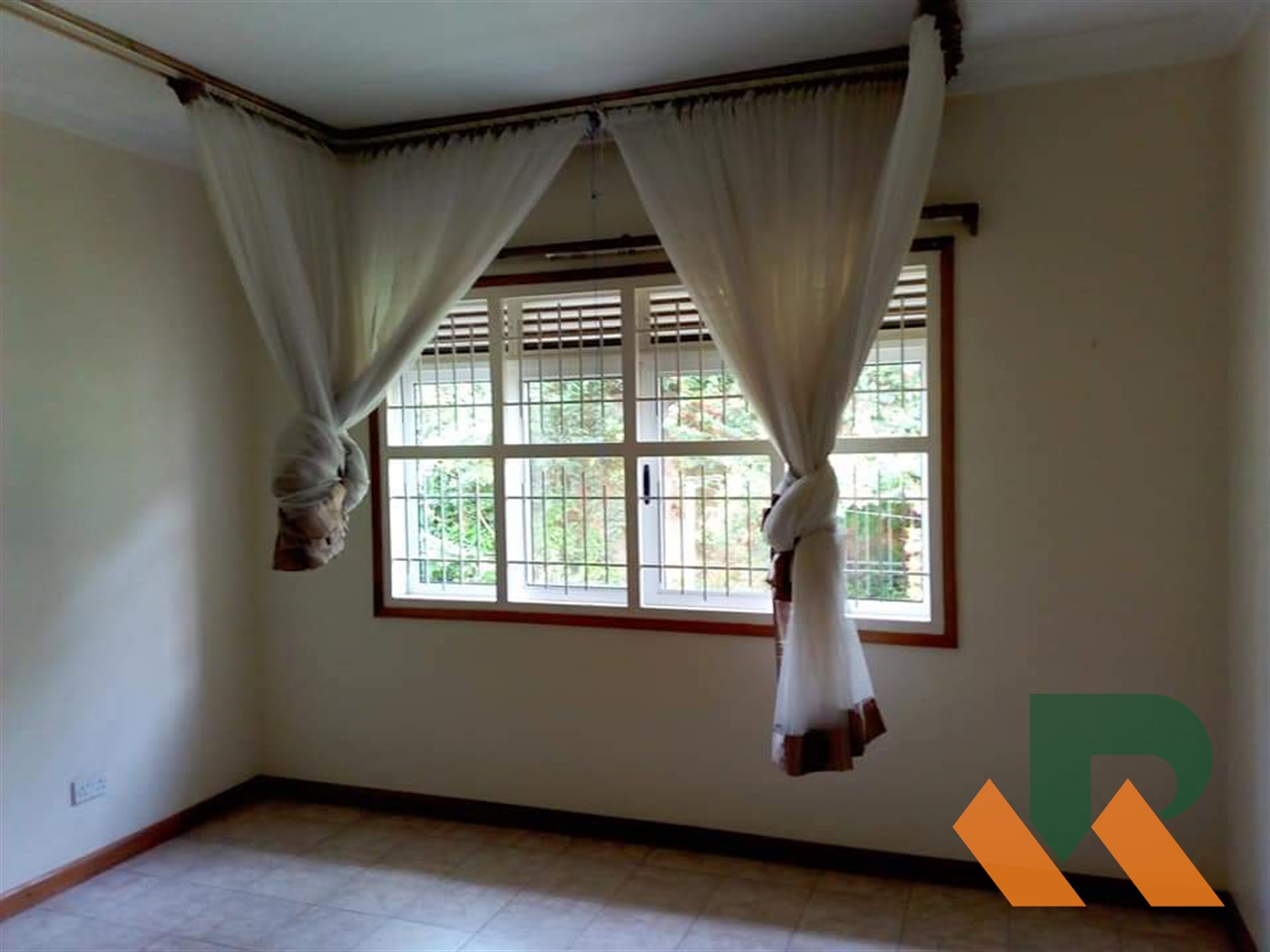 Bungalow for rent in Kansanga Kampala