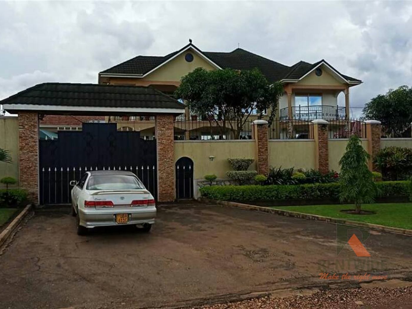 Storeyed house for rent in Mbalwa Wakiso