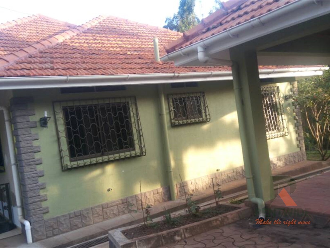 Bungalow for rent in Kololo Kampala