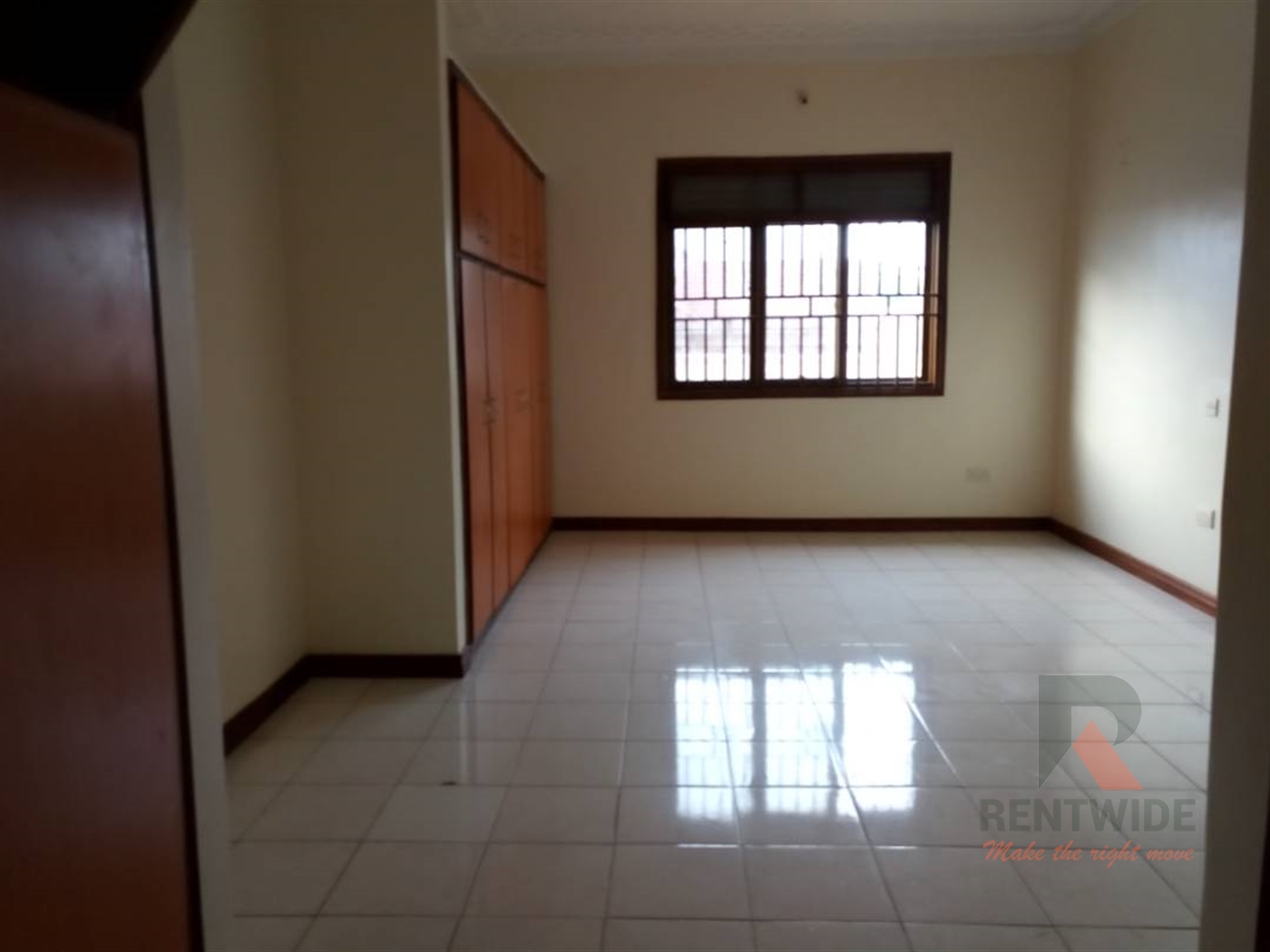 Bungalow for rent in Kiwaatule Kampala