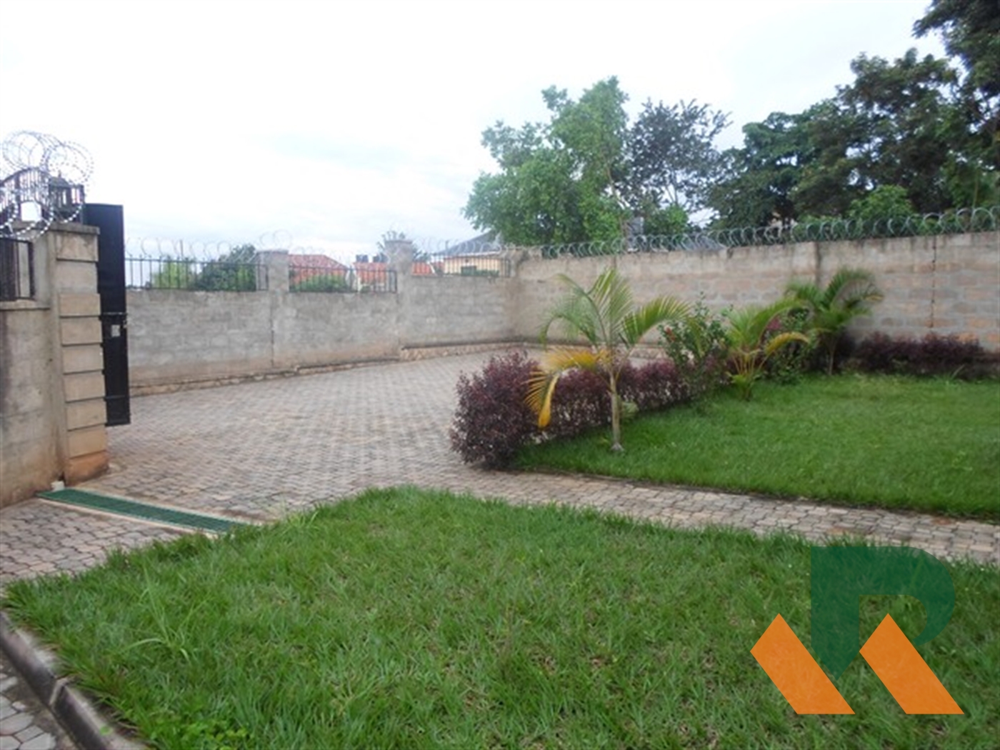 Maisonette for sale in Naalya Wakiso