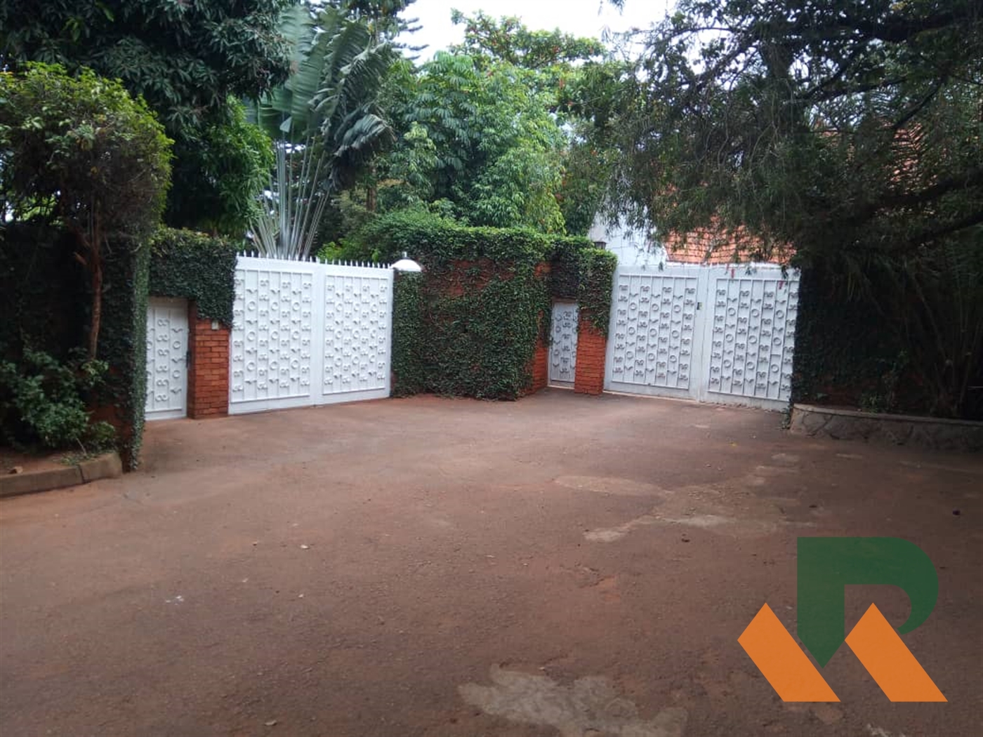 Bungalow for rent in Muyenga Kampala