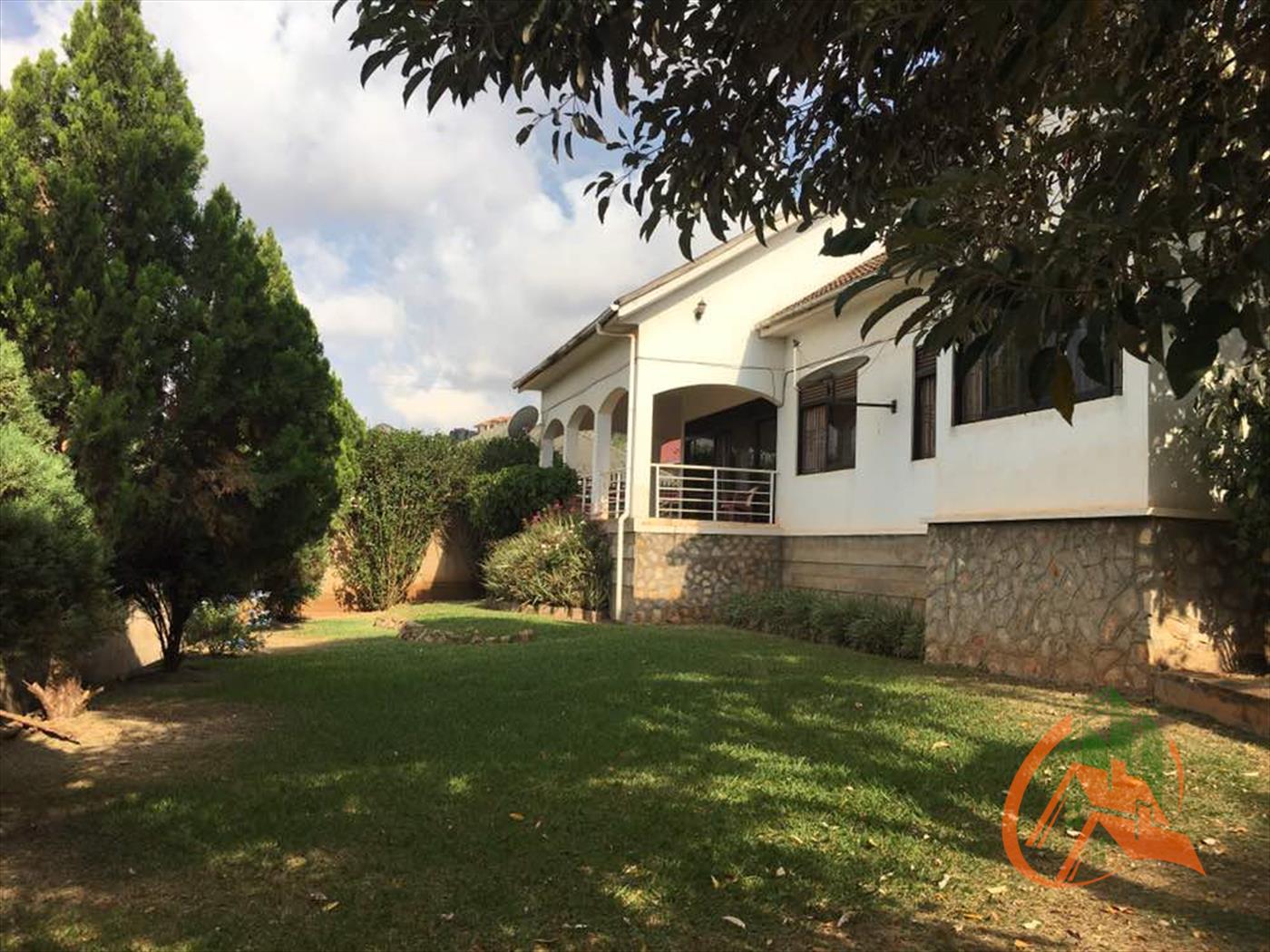 Bungalow for sale in Munyonyo Kampala