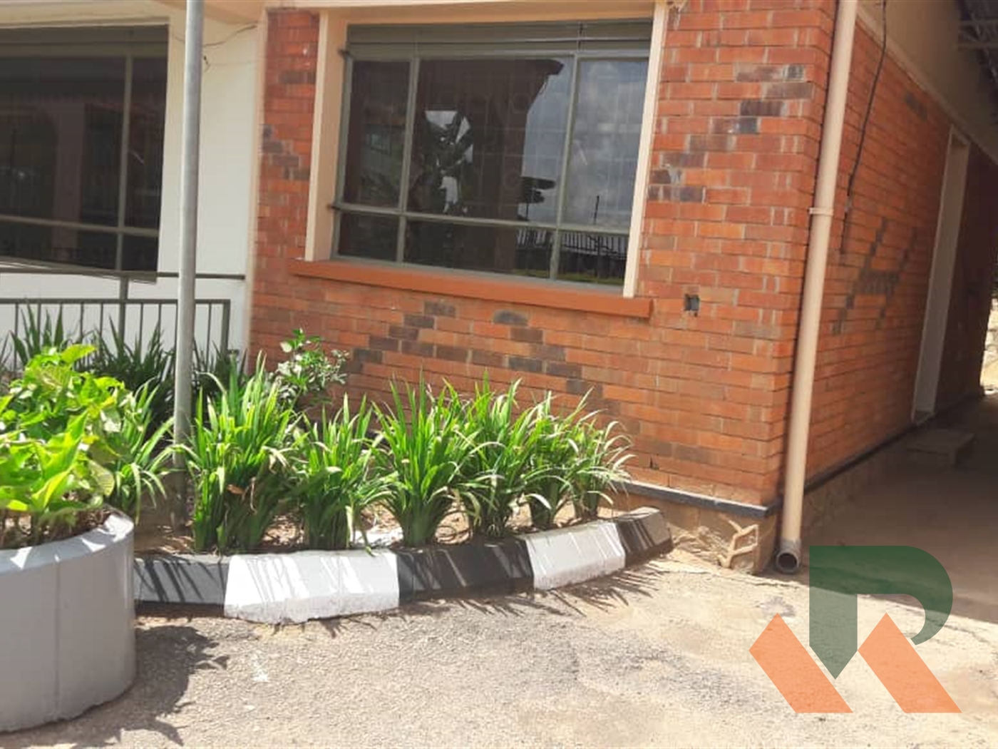 Storeyed house for rent in Bukoto Kampala