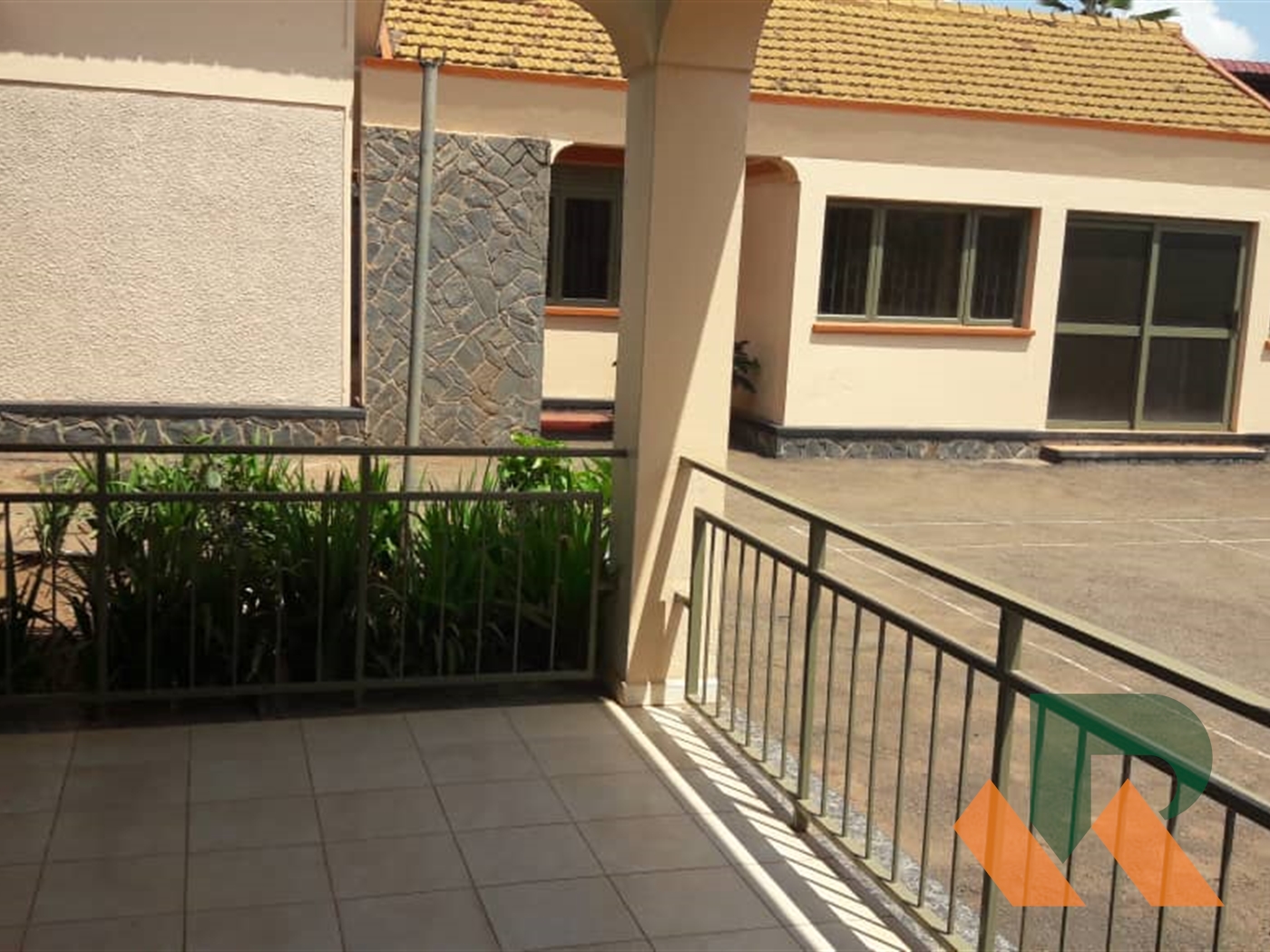 Storeyed house for rent in Bukoto Kampala