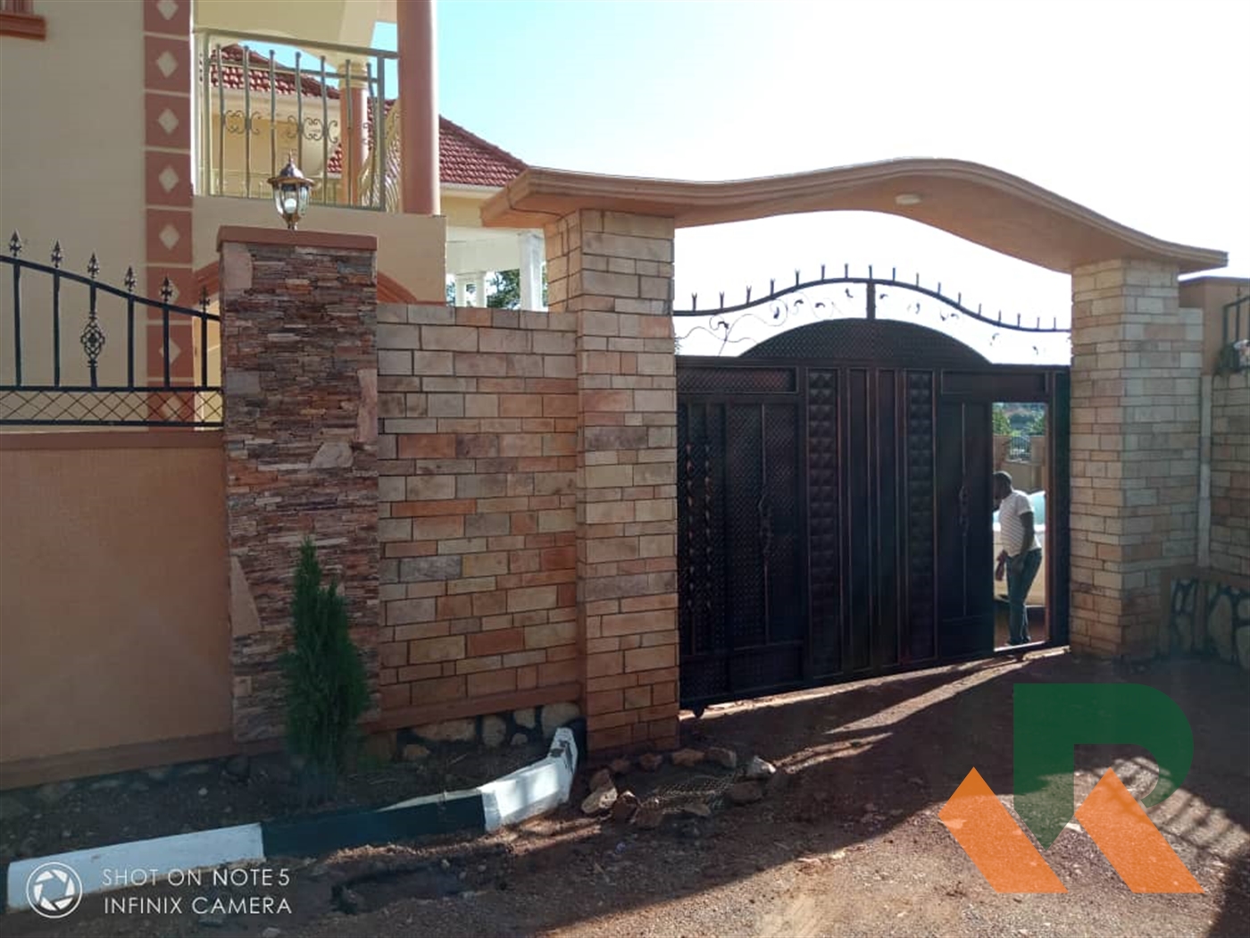 Maisonette for sale in Najjera Wakiso