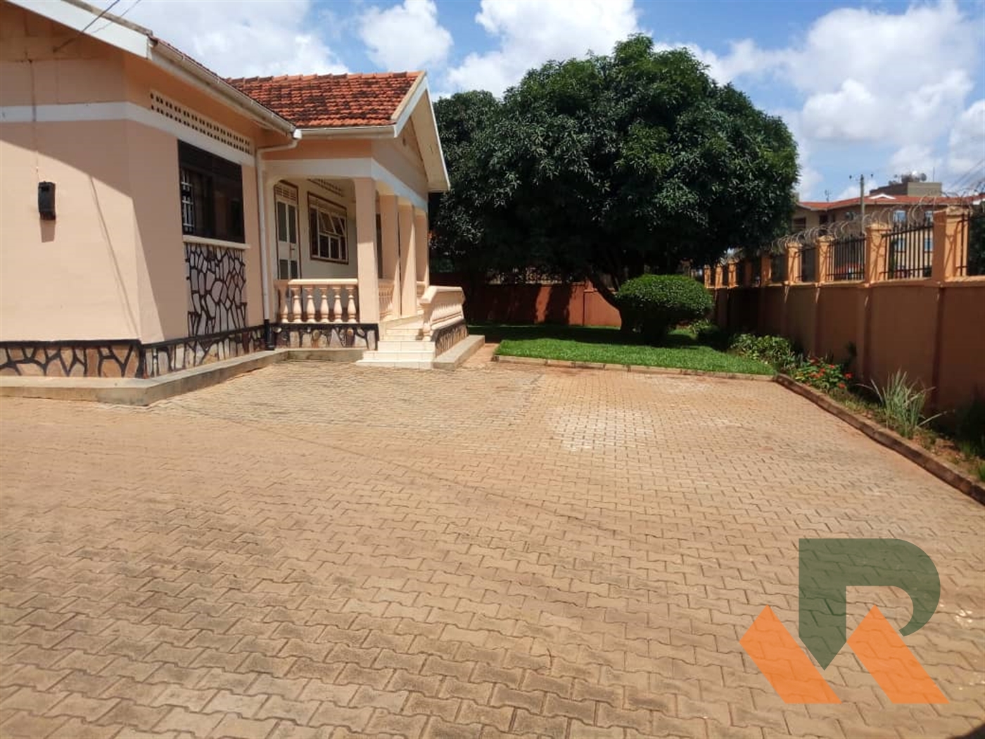 Bungalow for sale in Mutungo Kampala