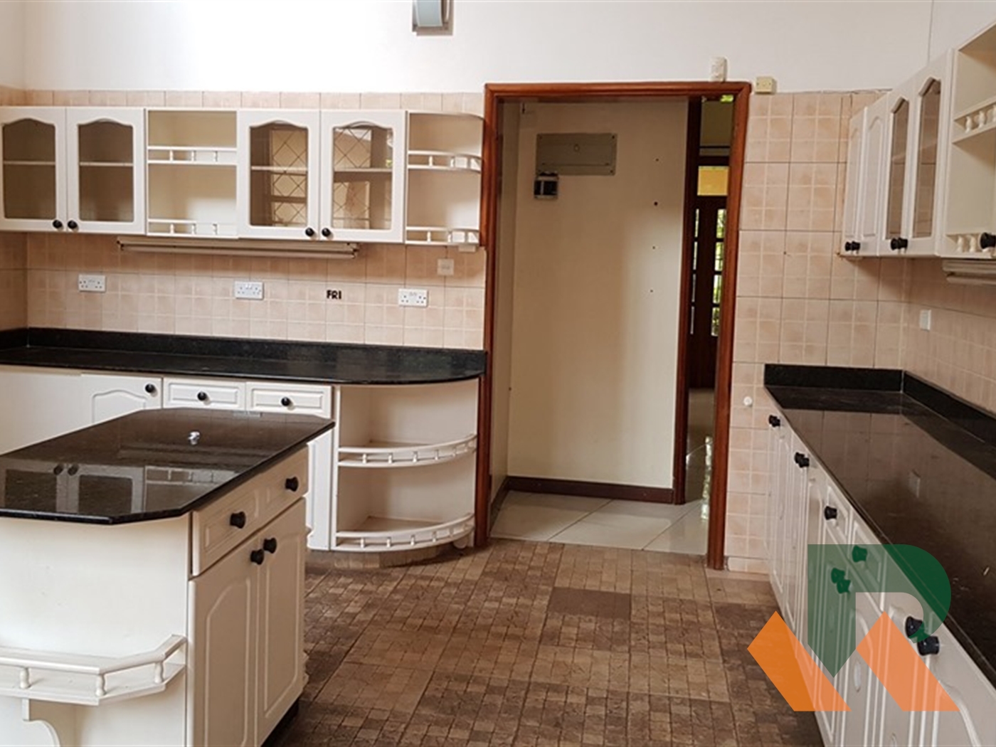 Bungalow for rent in Bugoloobi Kampala