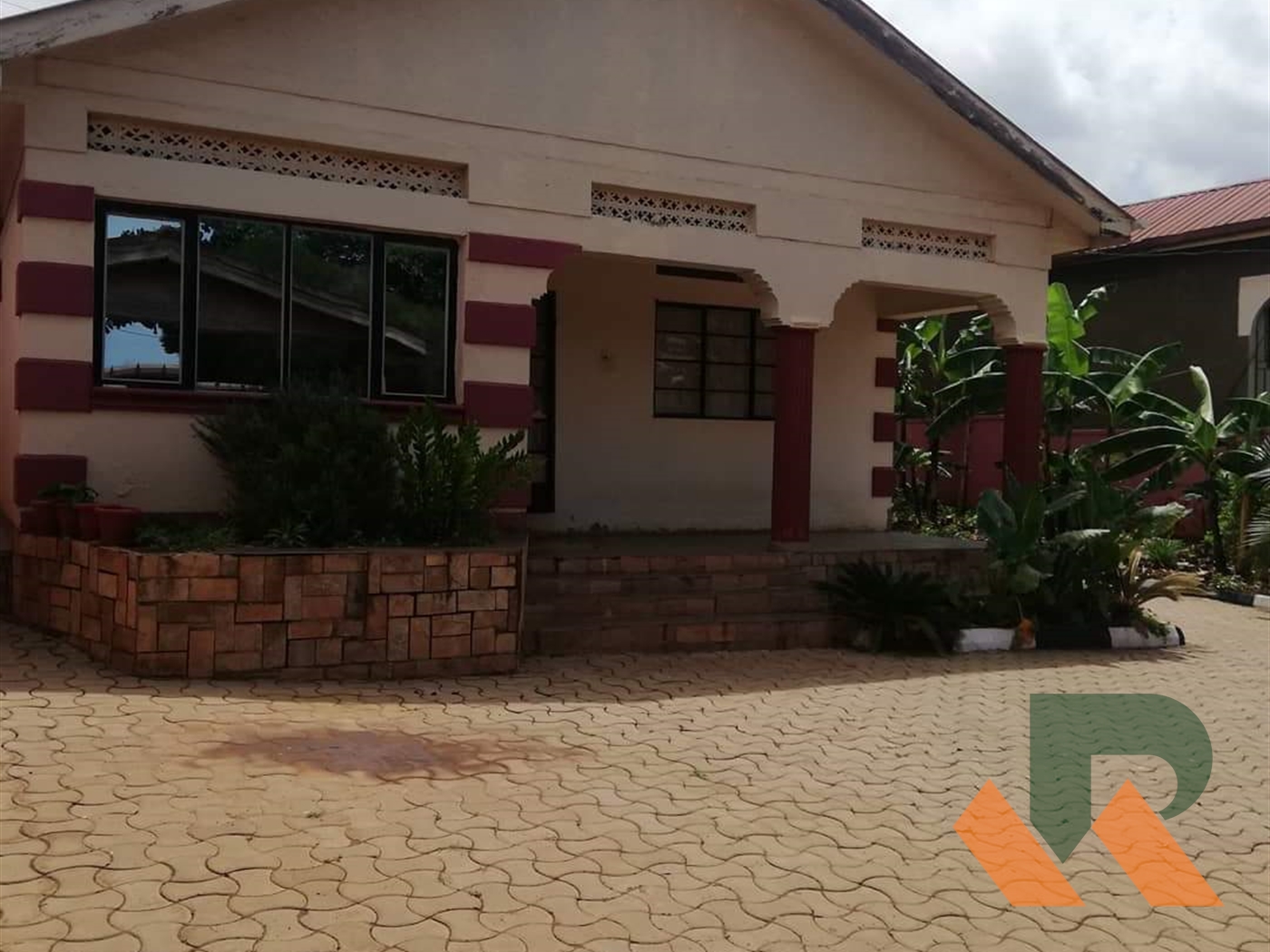 Bungalow for rent in Naalya Kampala