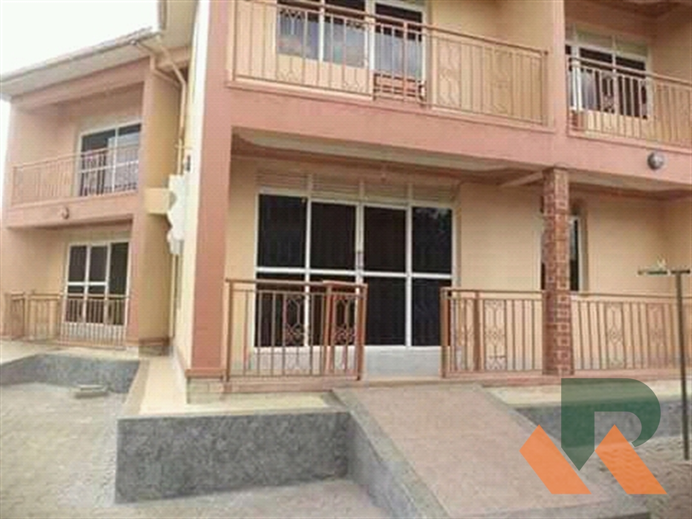 Duplex for rent in Kisaasi Kampala