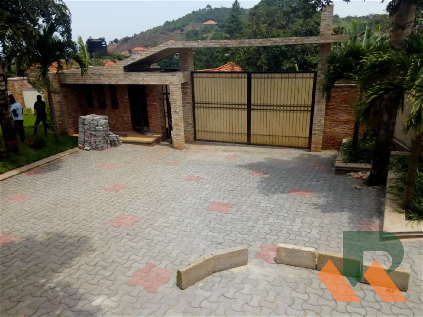 Storeyed house for sale in Bwebajja Wakiso