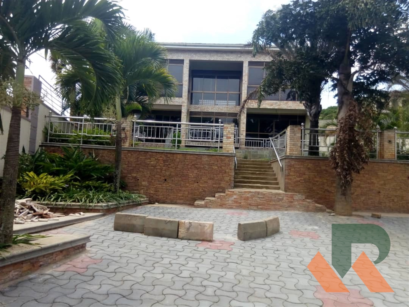 Storeyed house for sale in Bwebajja Wakiso