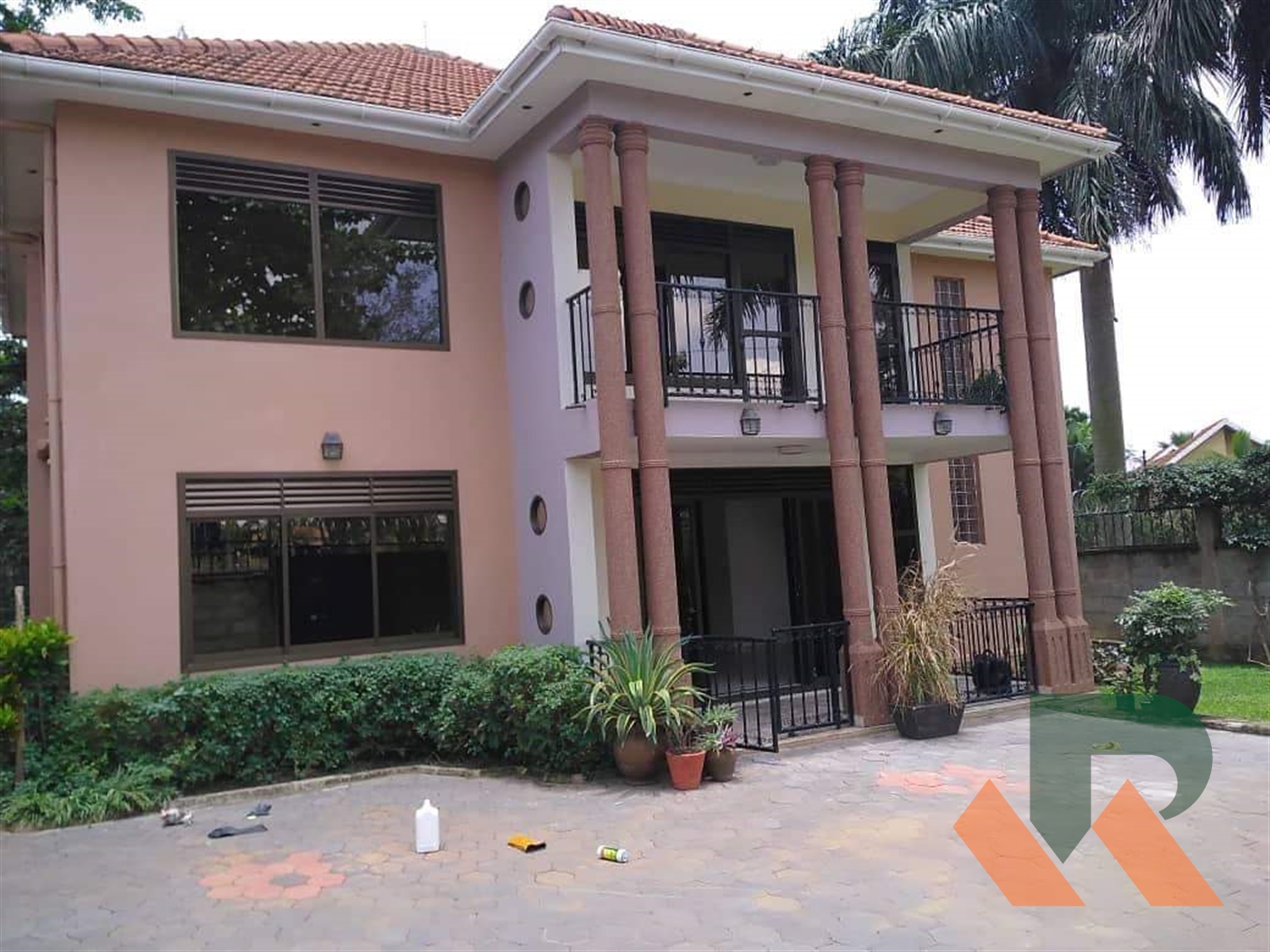 Maisonette for rent in Bugoloobi Kampala