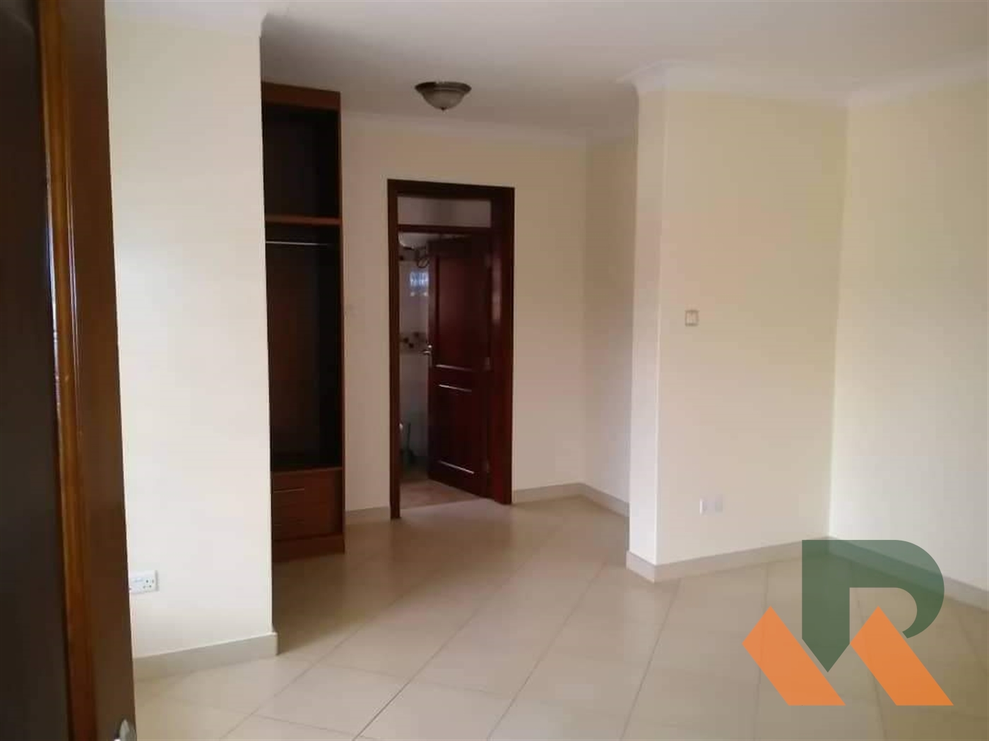 Maisonette for rent in Bugoloobi Kampala