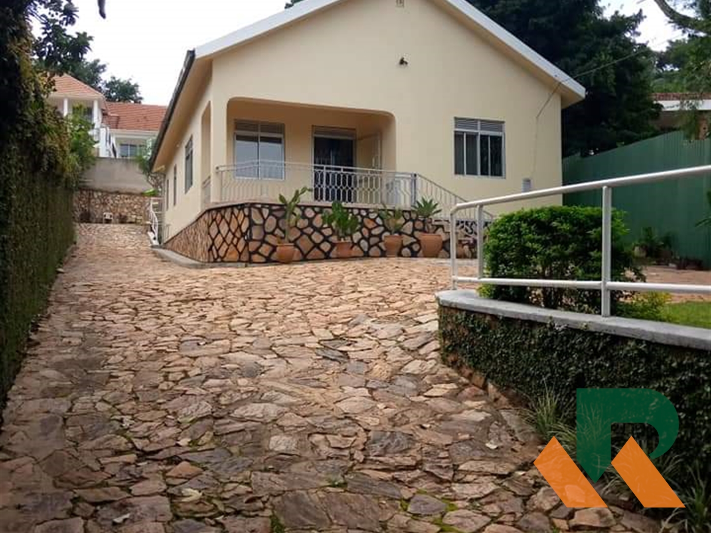 Town House for rent in Kansanga Kampala