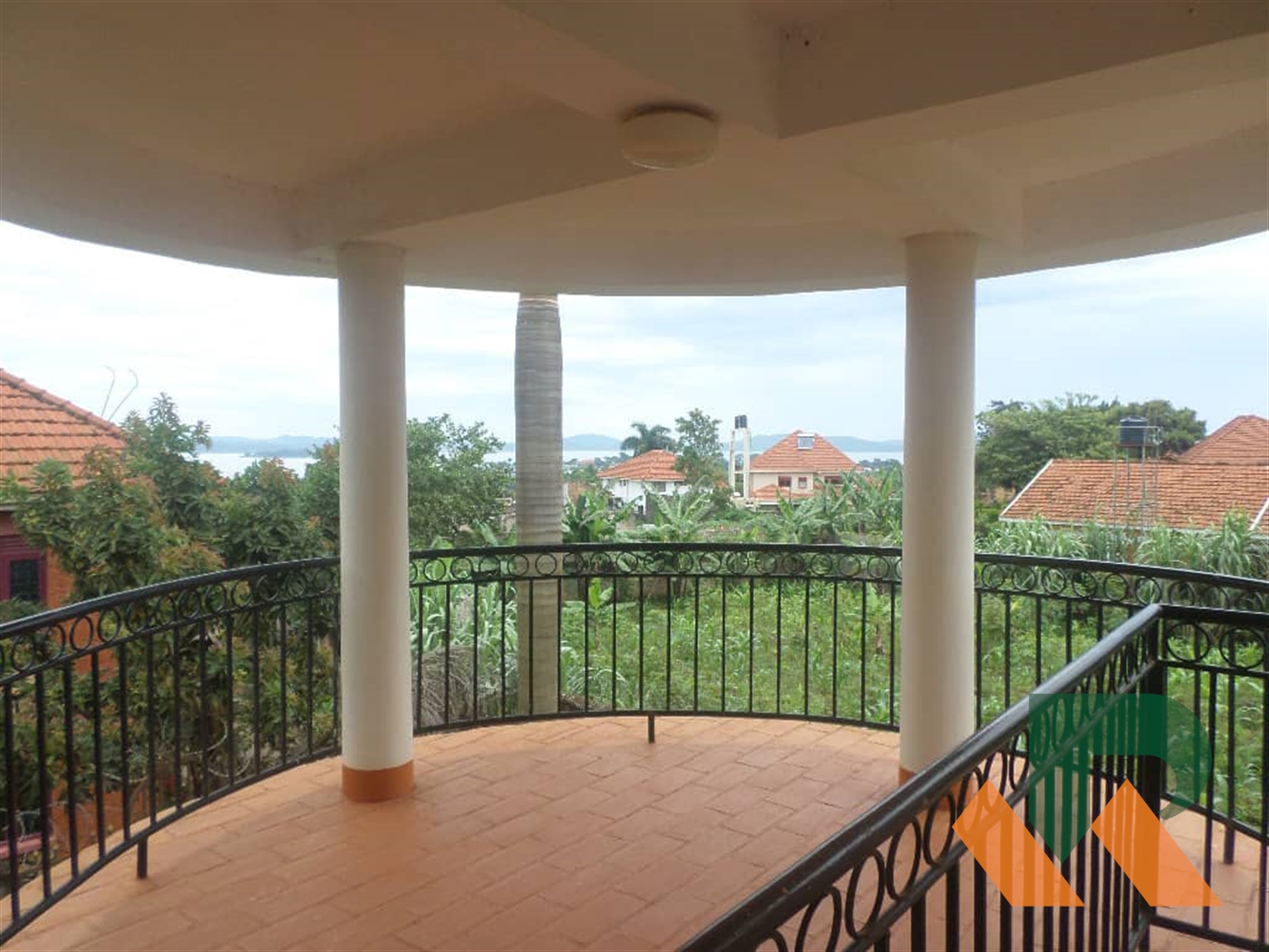 Duplex for rent in Muyenga Kampala