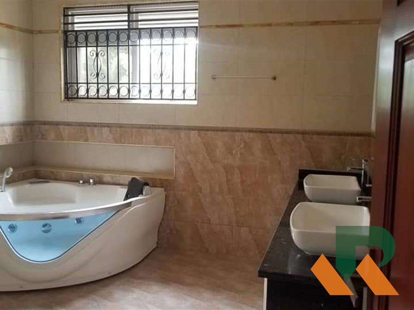 Maisonette for sale in Munyonyo Kampala