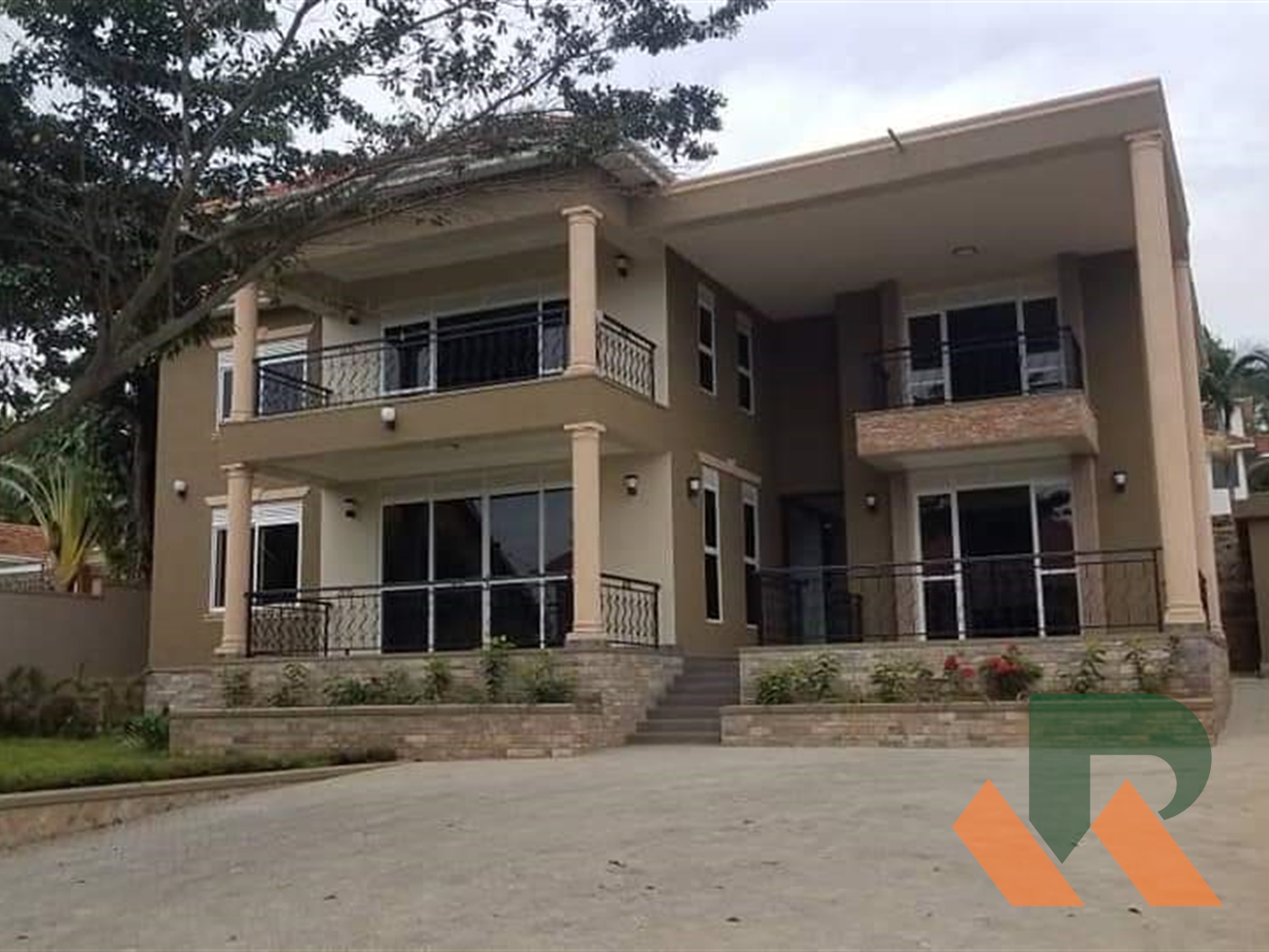 Maisonette for sale in Munyonyo Kampala