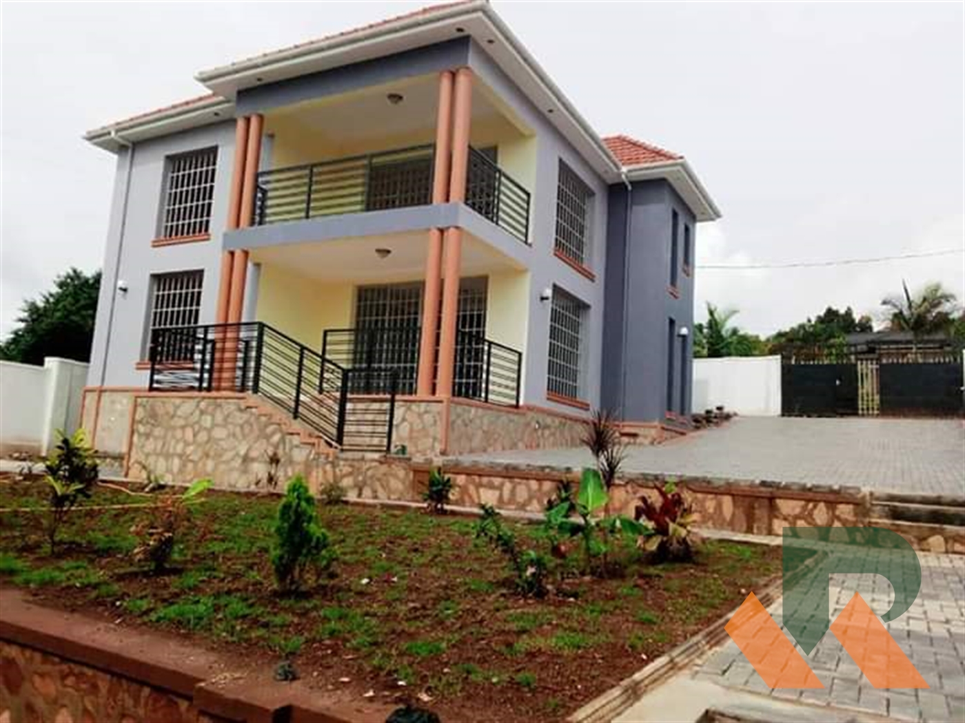 Duplex for sale in Kitende Kampala