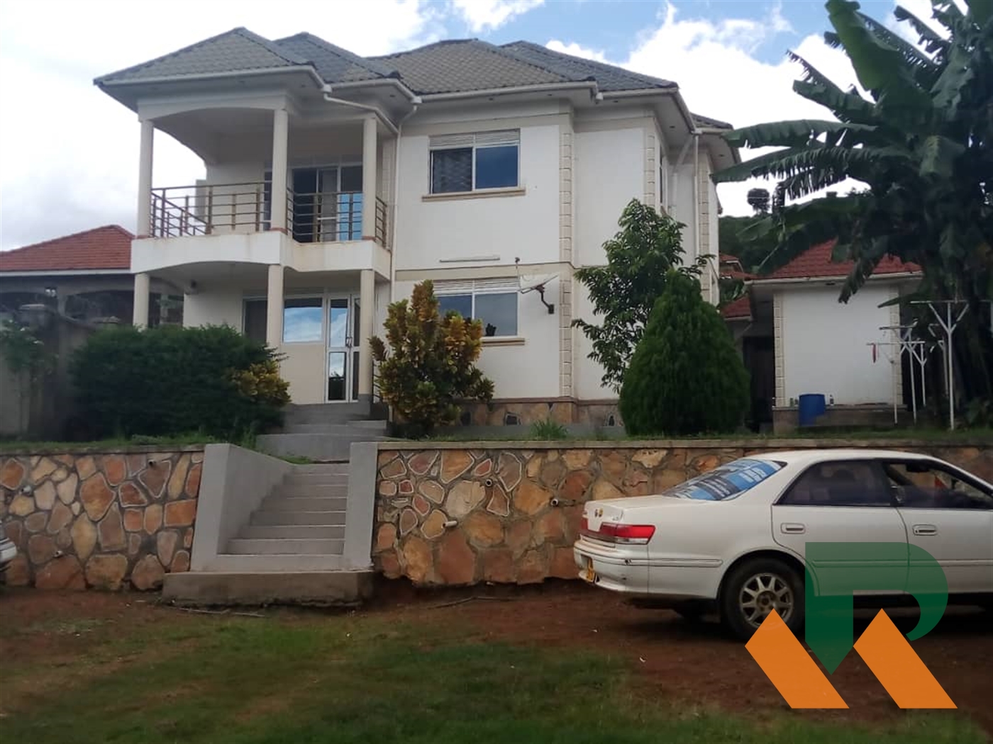 Maisonette for sale in Bwebajja Wakiso