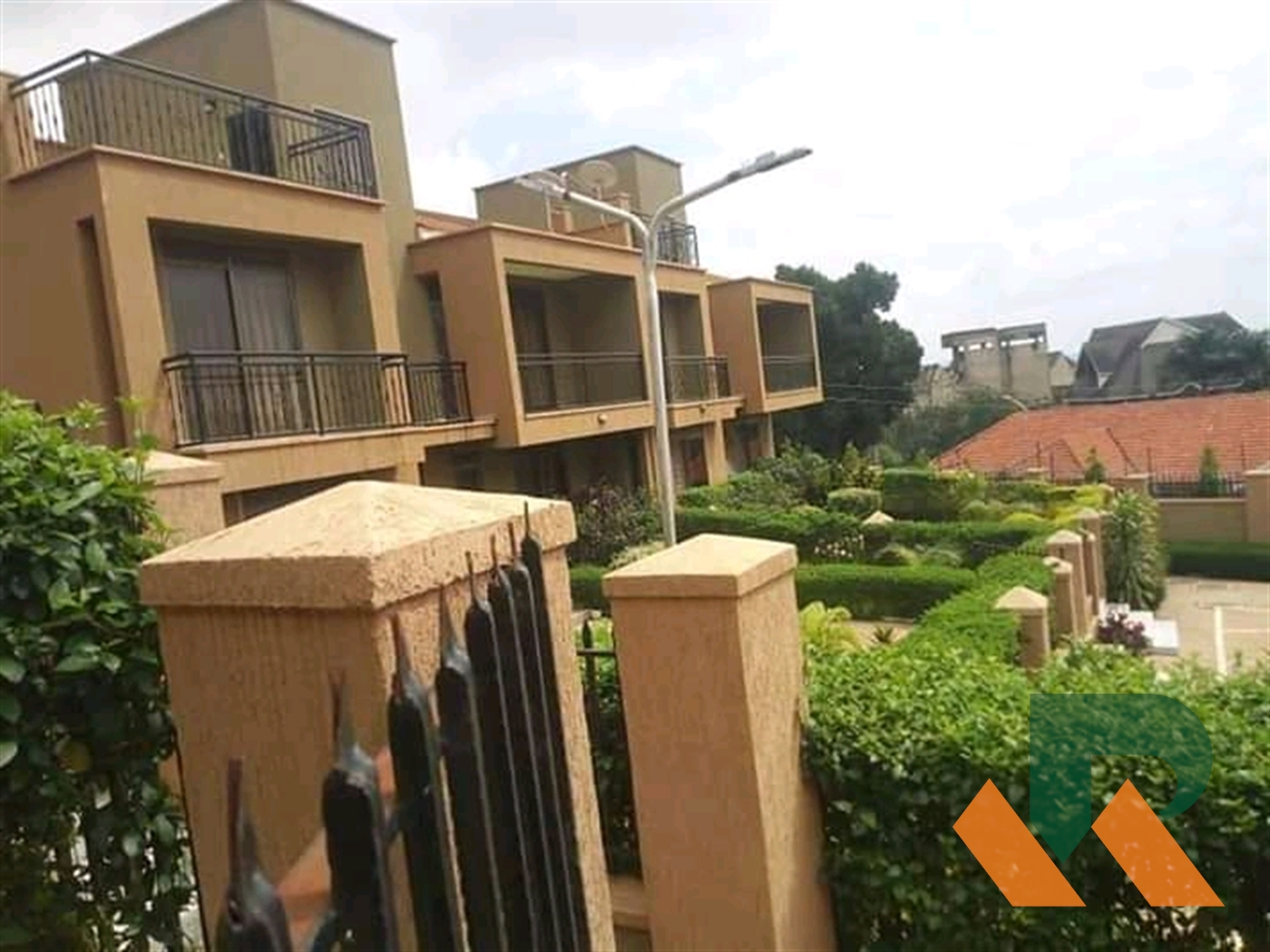 Town House for rent in Mbuya Kampala