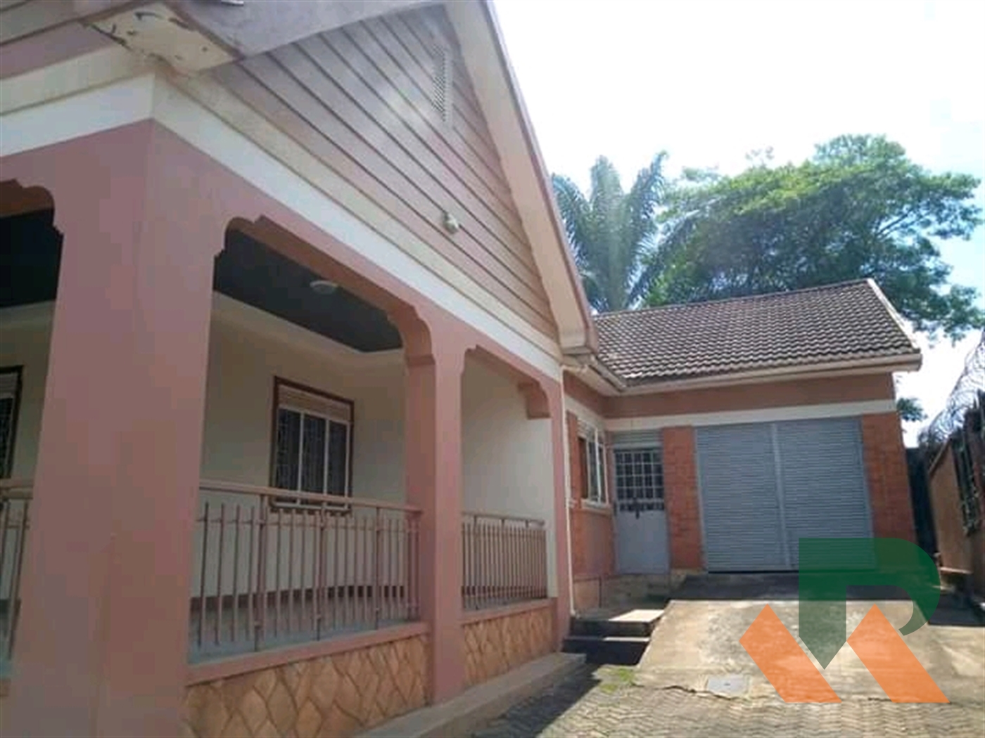 Bungalow for rent in Muyenga Kampala