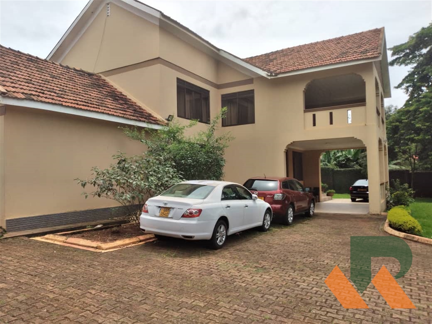 Maisonette for rent in Bugoloobi Kampala