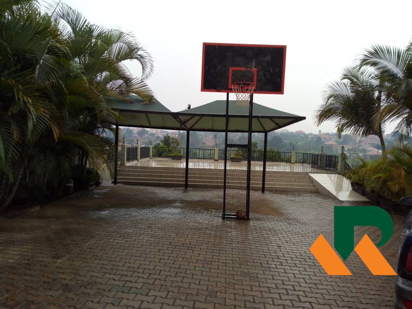 Bungalow for rent in Luzira Kampala