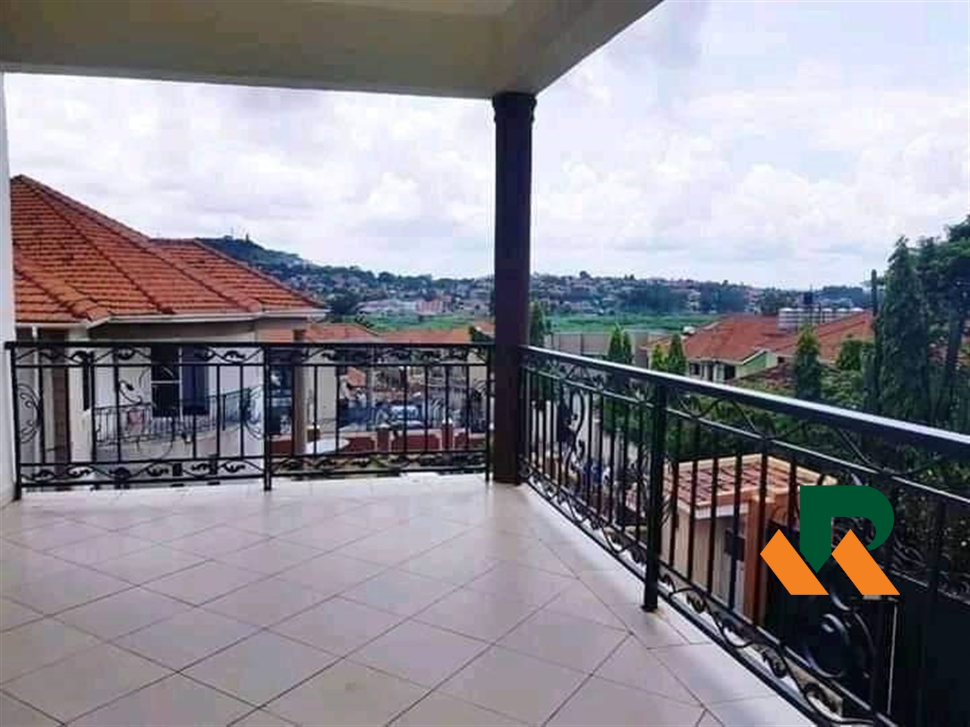 Storeyed house for rent in Bbunga Kampala