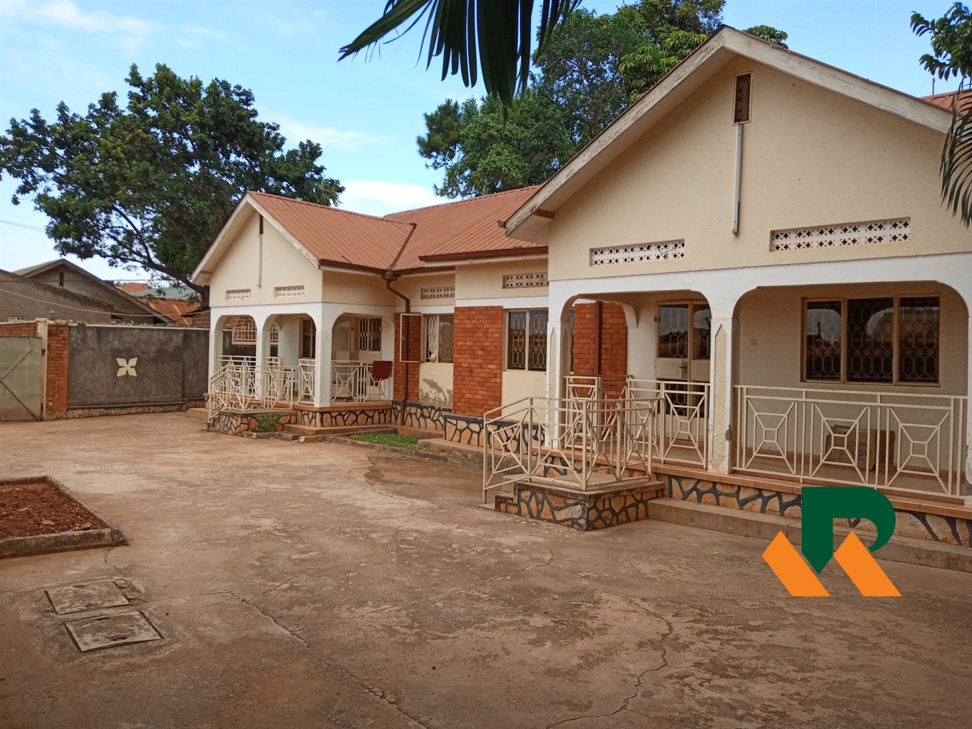 Semi Detached for sale in Kamwokya Kampala