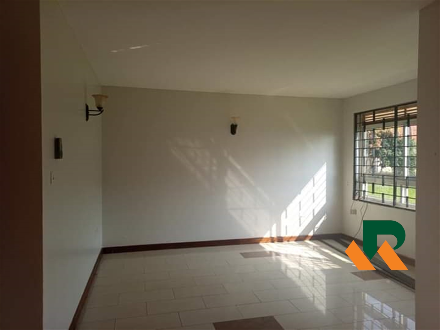 Storeyed house for rent in Mutungo Kampala