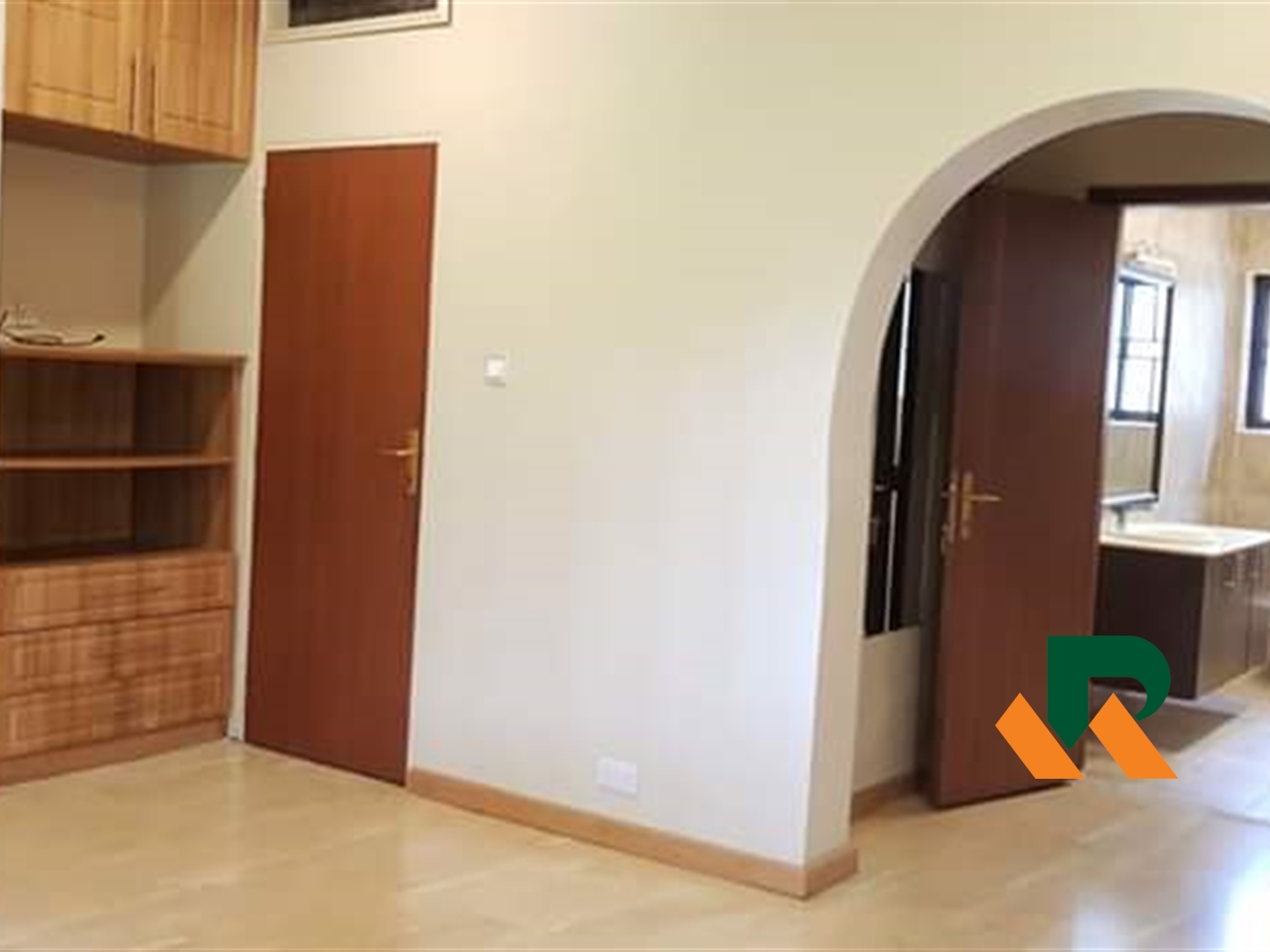 Bungalow for rent in Bugoloobi Kampala