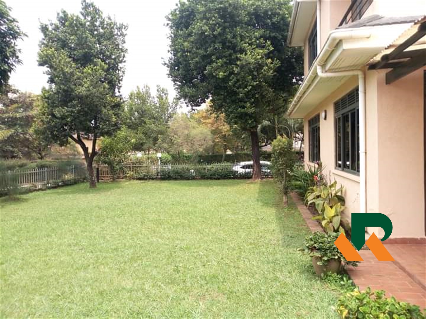 Storeyed house for sale in Munyonyo Kampala