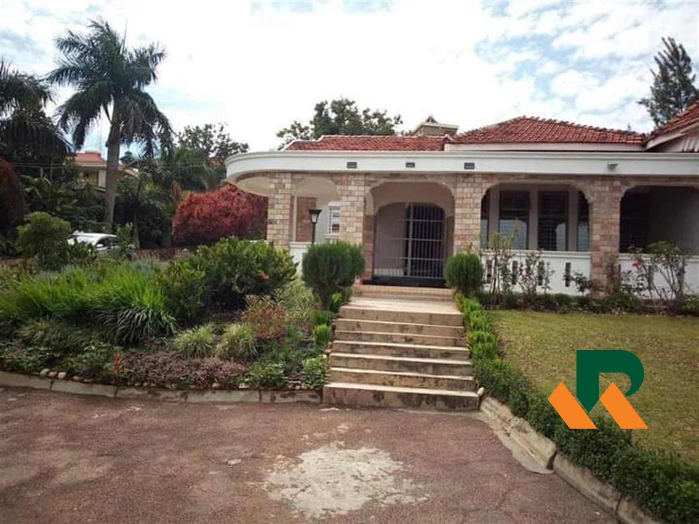 Bungalow for sale in Mutungo Kampala