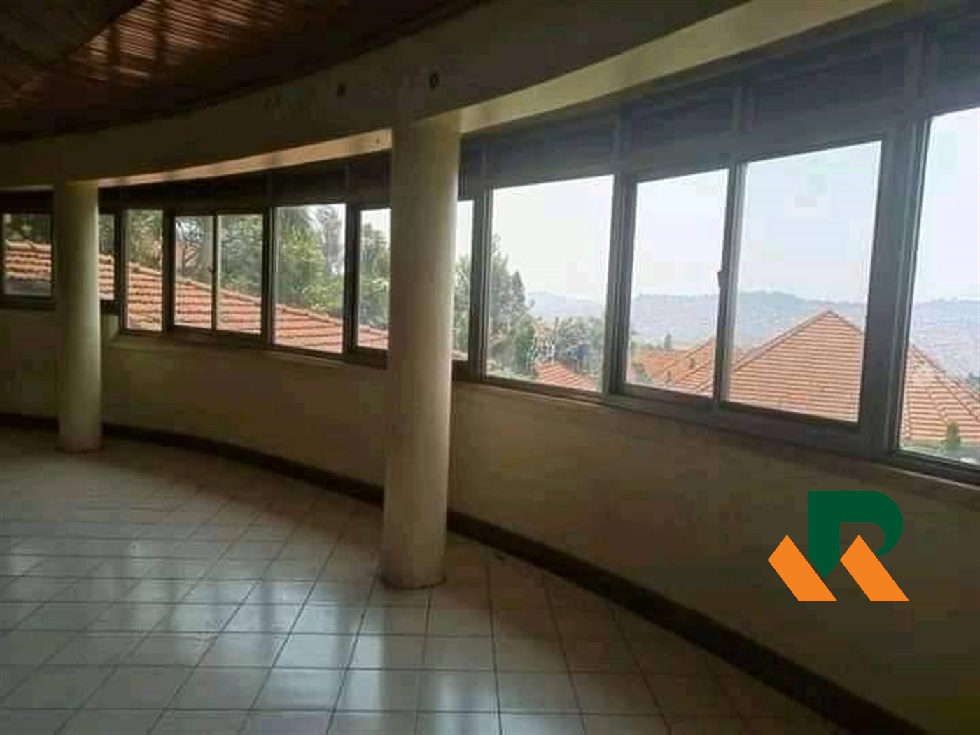 Storeyed house for rent in Mutungo Kampala