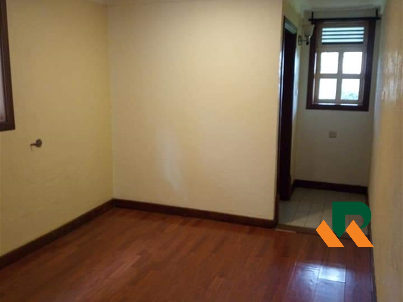 Bungalow for rent in Bugoloobi Kampala