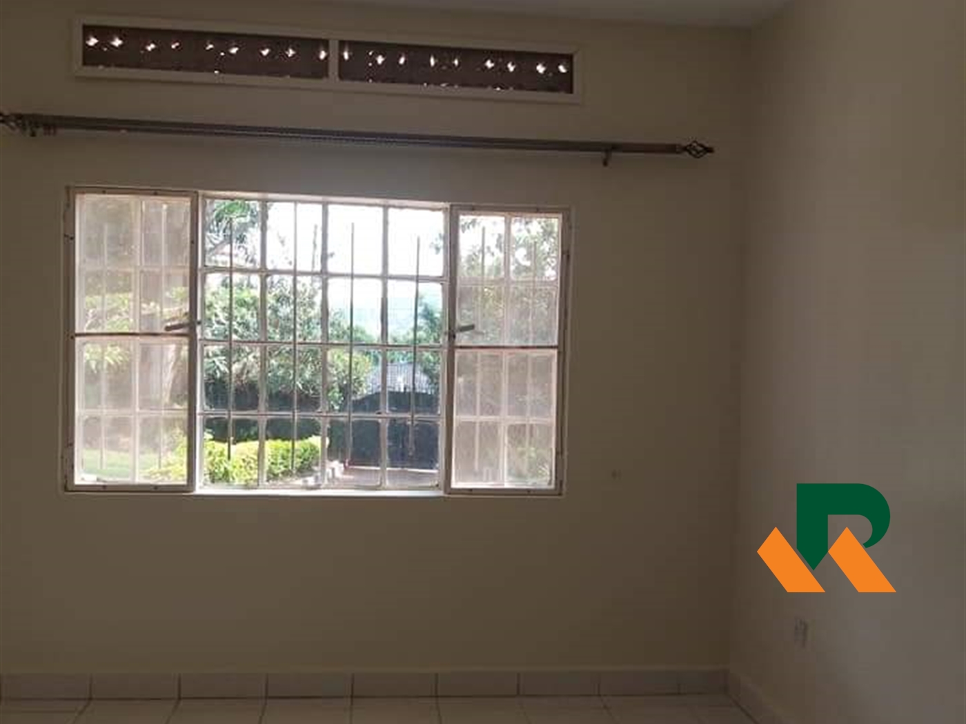 Bungalow for rent in Bugoloobi Kampala