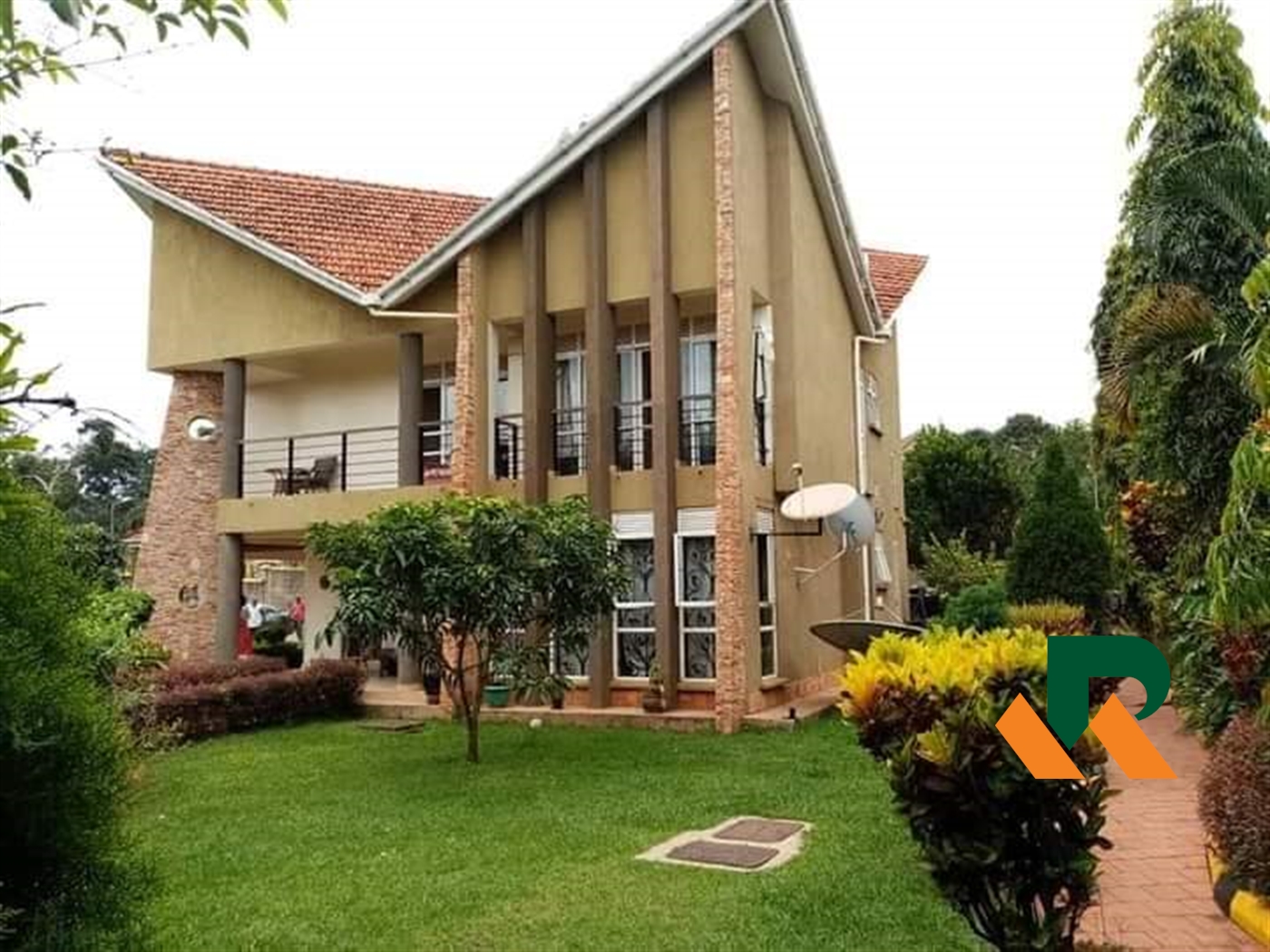 Storeyed house for sale in Lubowa Wakiso