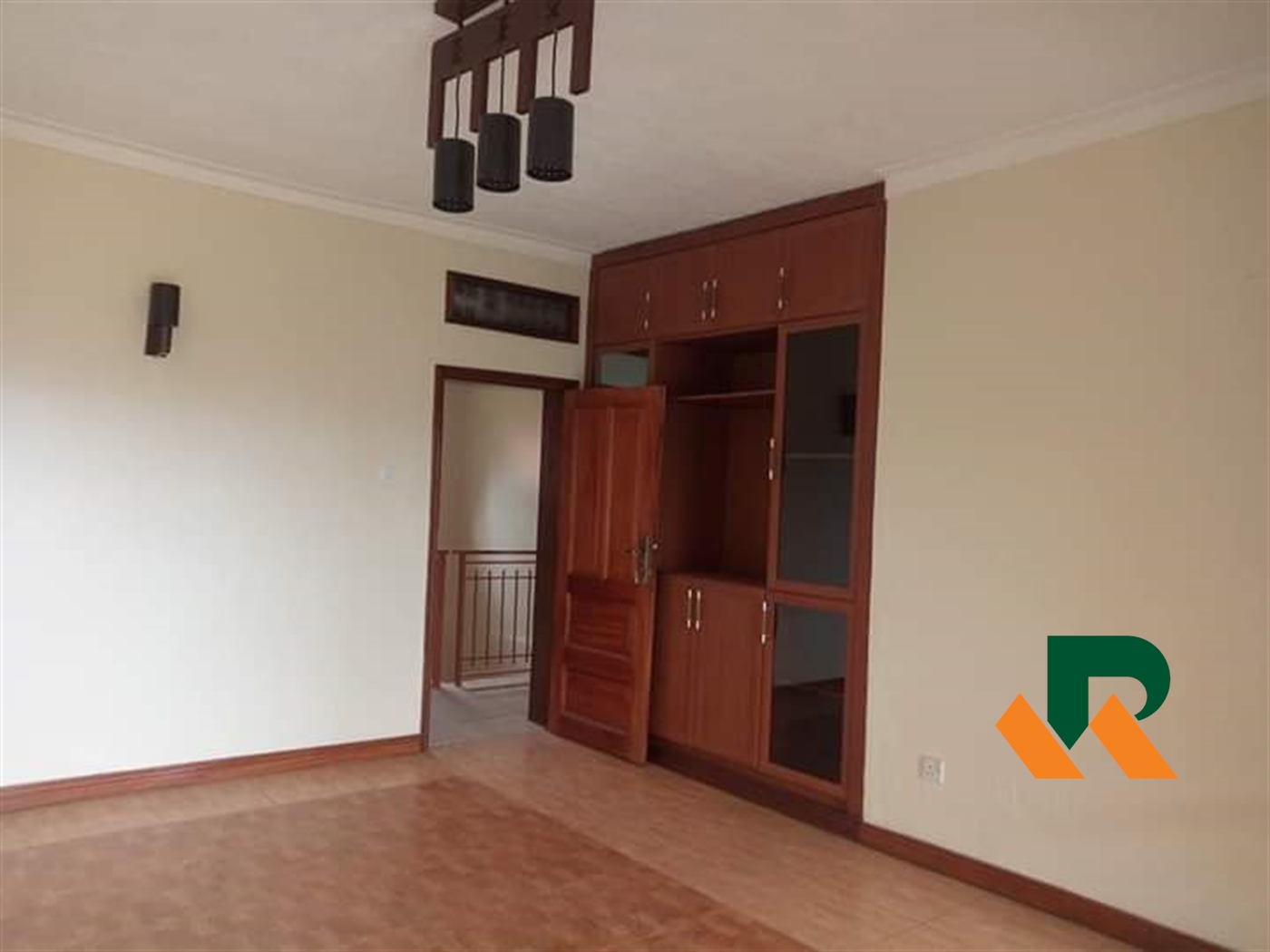 Storeyed house for rent in Bugoloobi Kampala