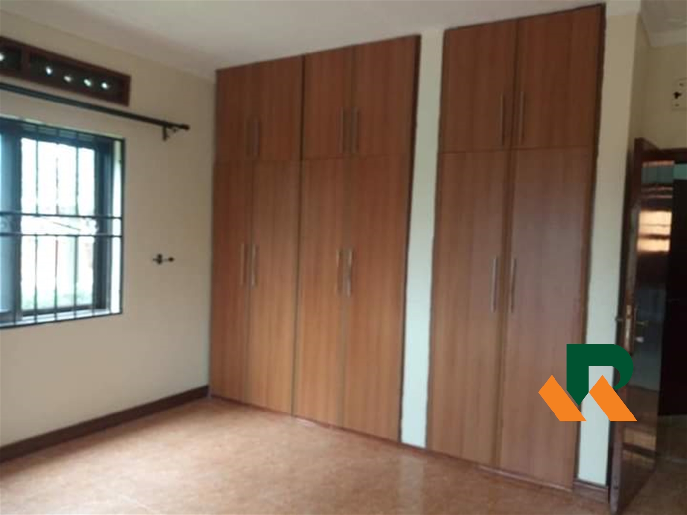 Storeyed house for rent in Bugoloobi Kampala