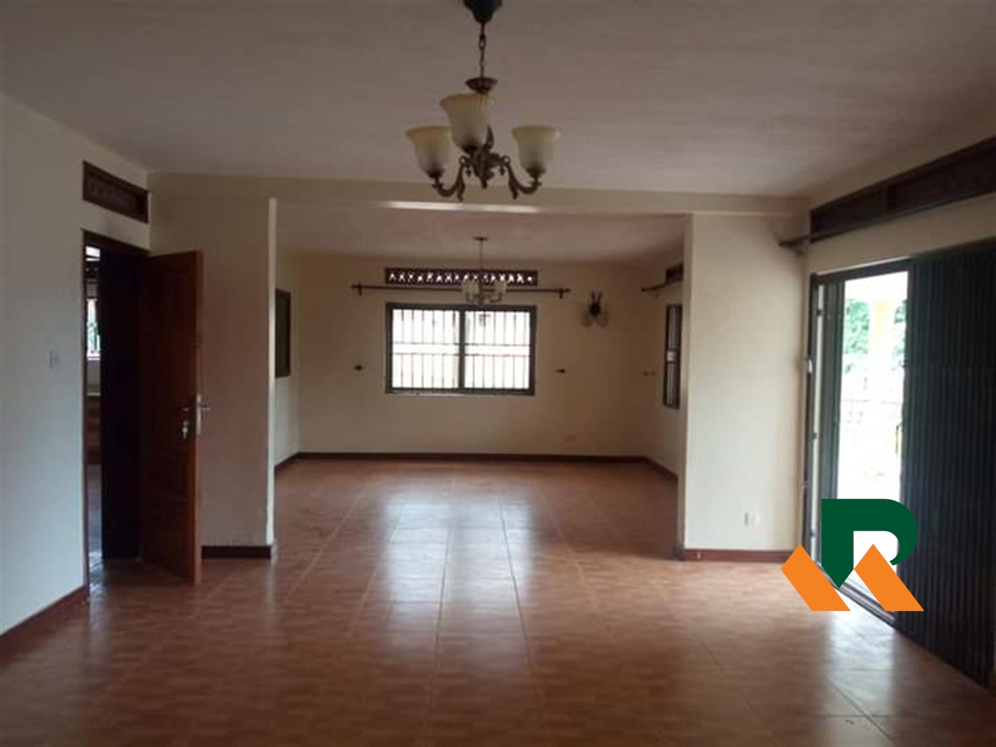 Storeyed house for rent in Bugoloobi Kampala